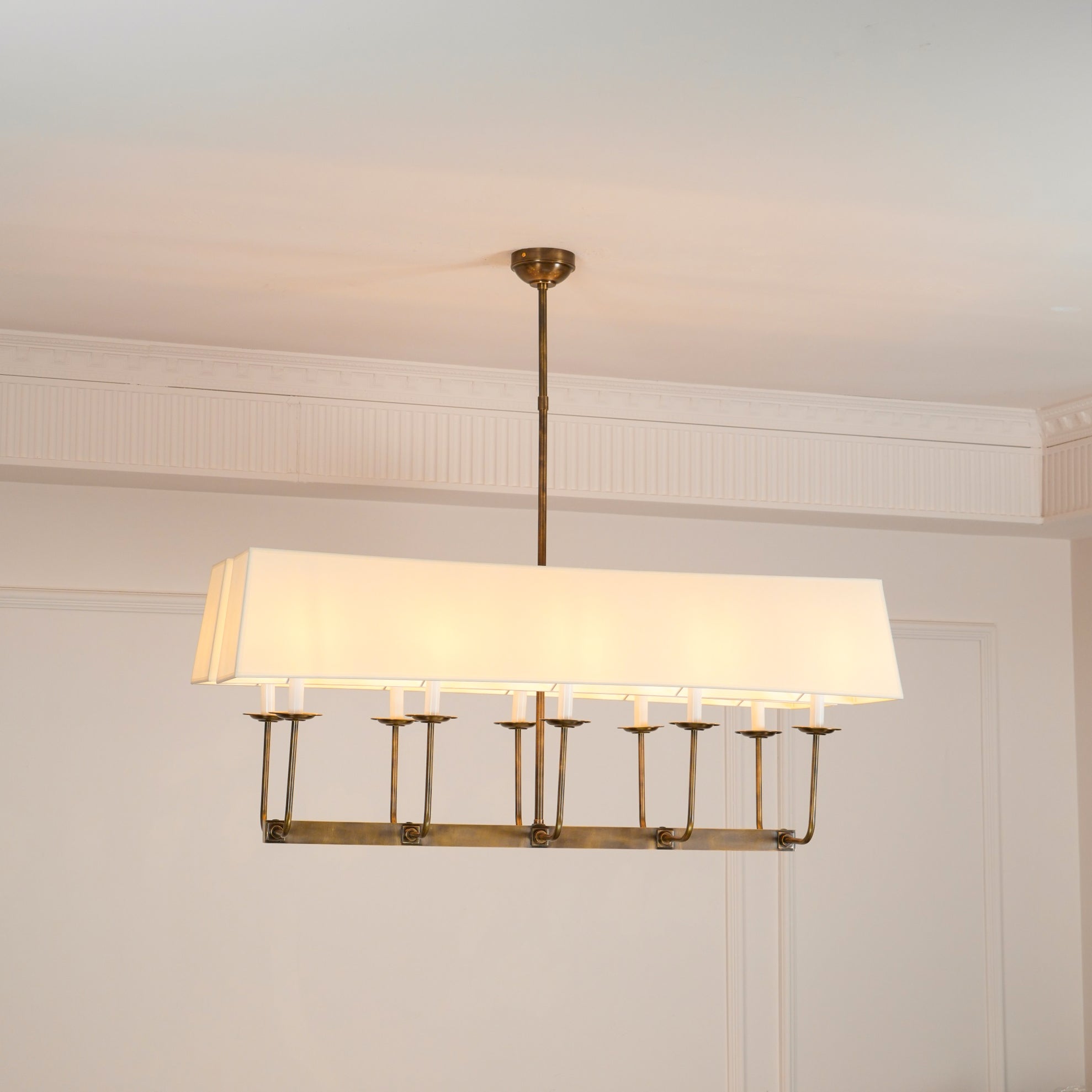 Beacon Linearer Kronleuchter aus Messinggewebe-Letslighting