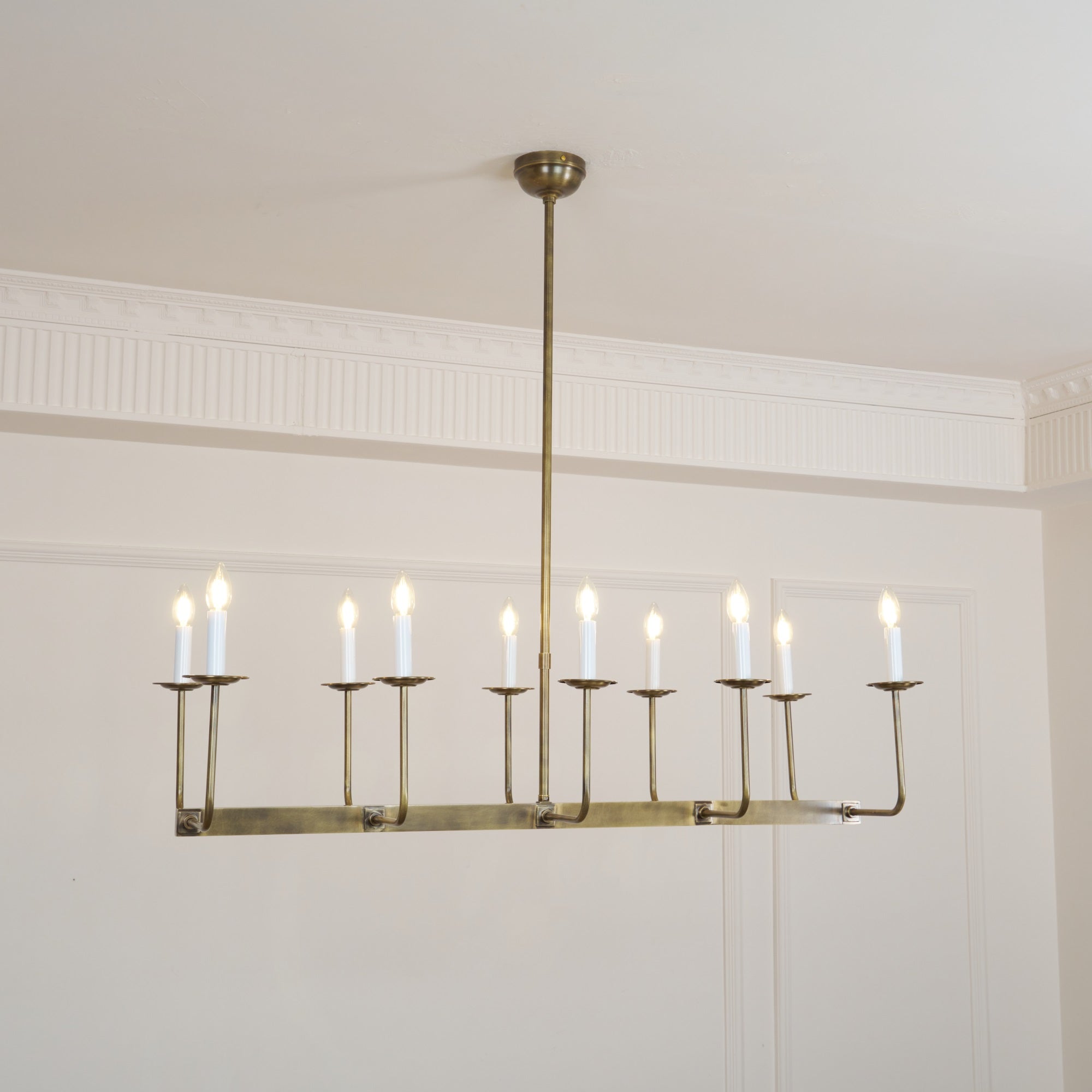 Beacon Linearer Kronleuchter aus Messinggewebe-Letslighting