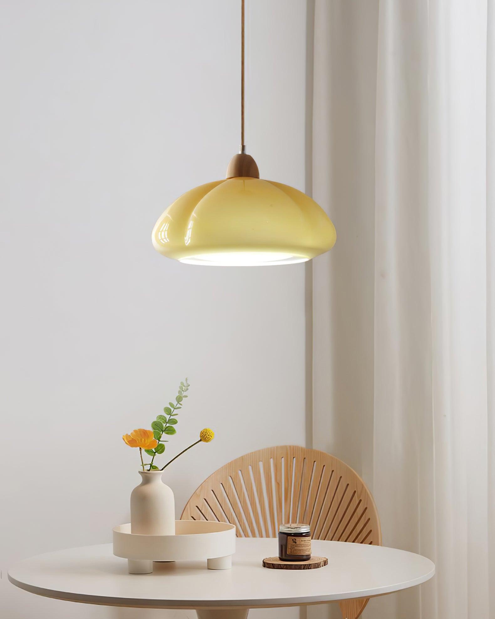 Pendelleuchte Abgerundeter Glasschirm Holzakzent Verspielt Modern-Letslighting