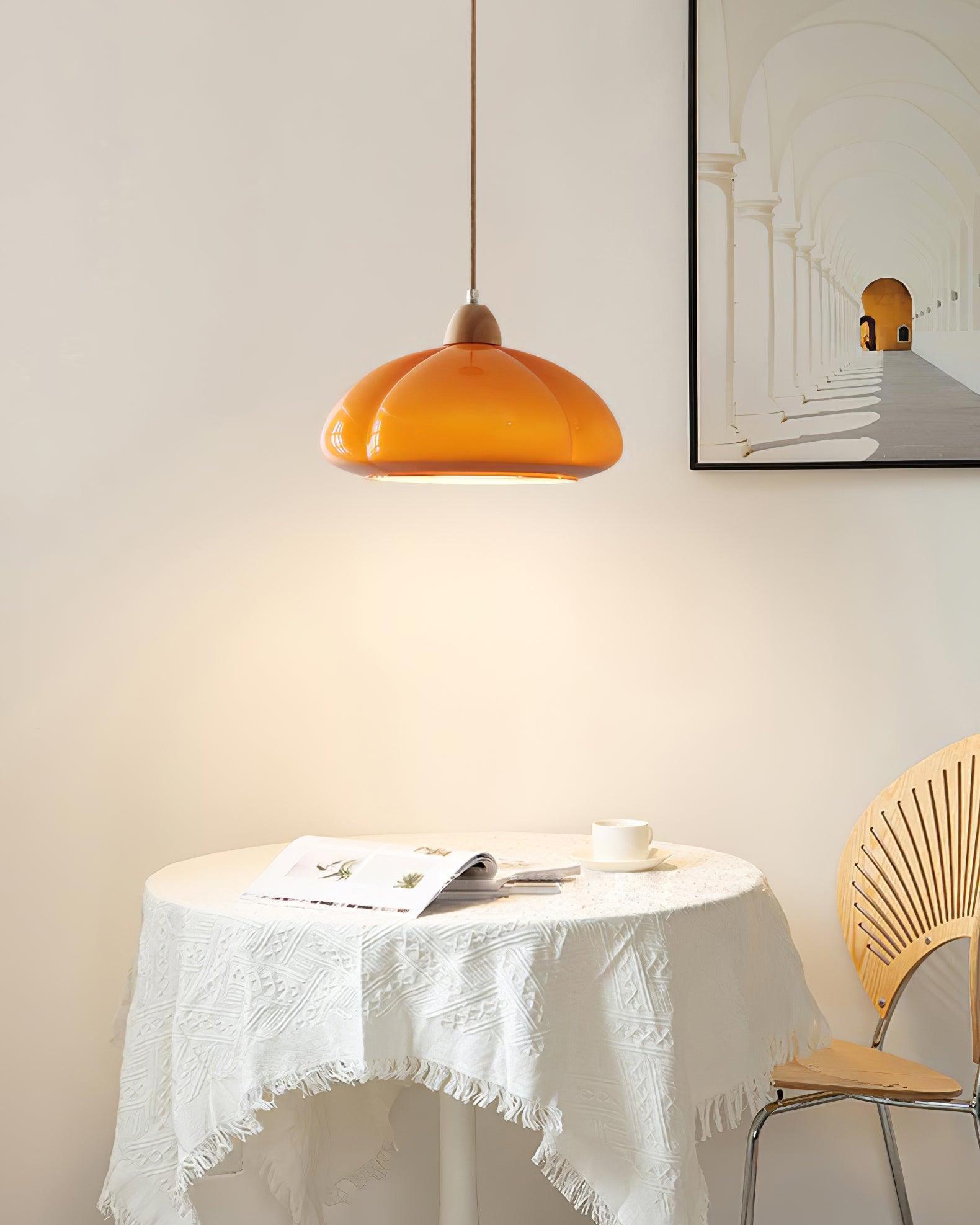 Pendelleuchte Abgerundeter Glasschirm Holzakzent Verspielt Modern-Letslighting