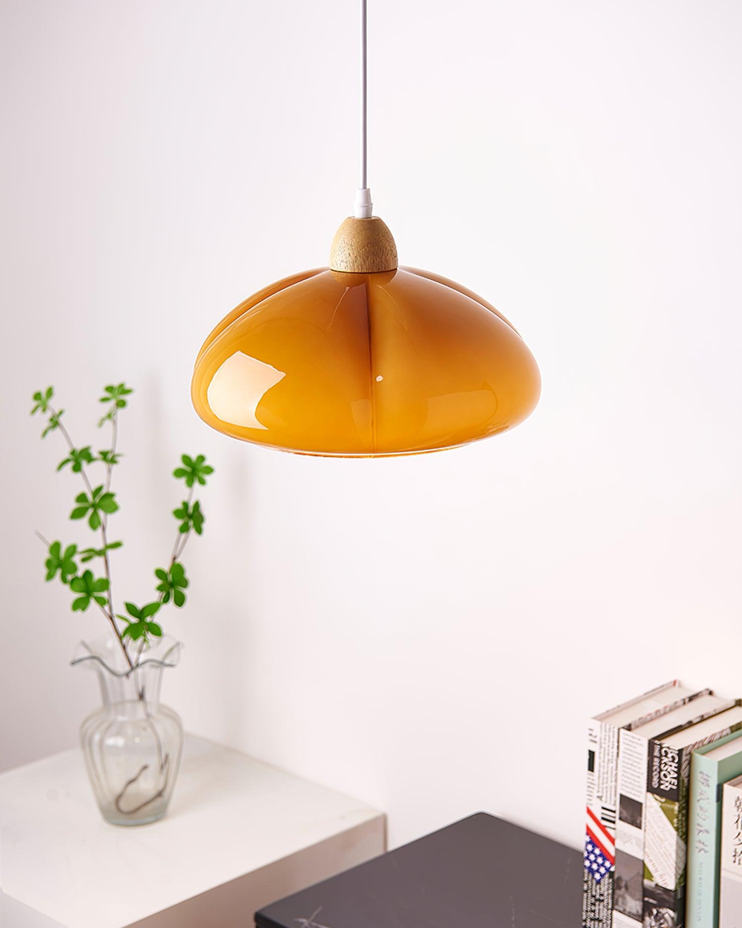Pendelleuchte Abgerundeter Glasschirm Holzakzent Verspielt Modern-Letslighting