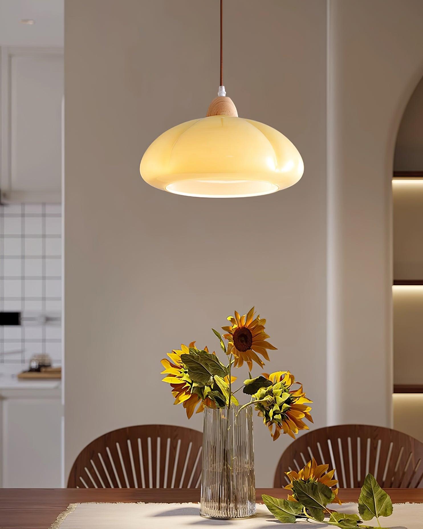 Pendelleuchte Abgerundeter Glasschirm Holzakzent Verspielt Modern-Letslighting