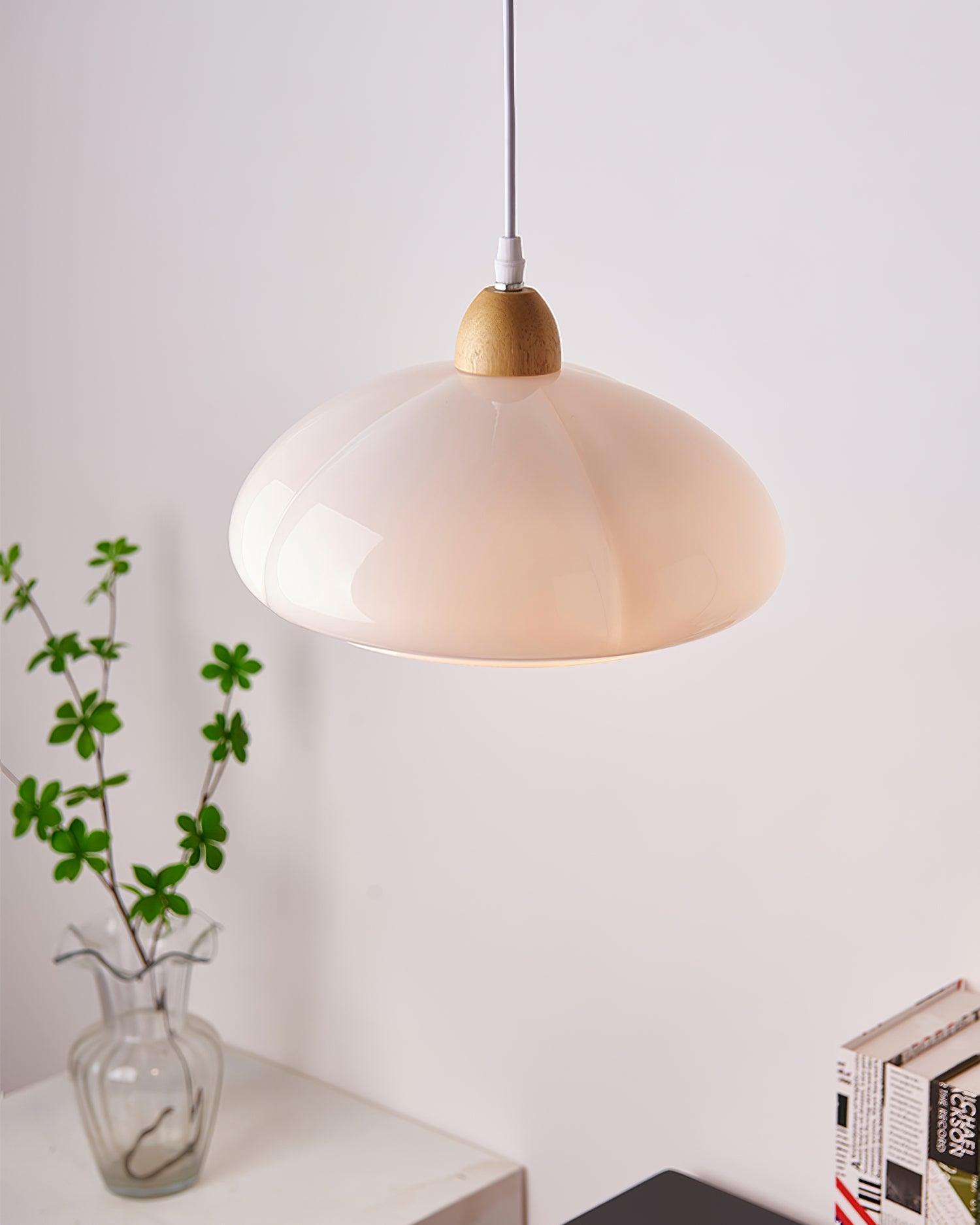 Pendelleuchte Abgerundeter Glasschirm Holzakzent Verspielt Modern-Letslighting