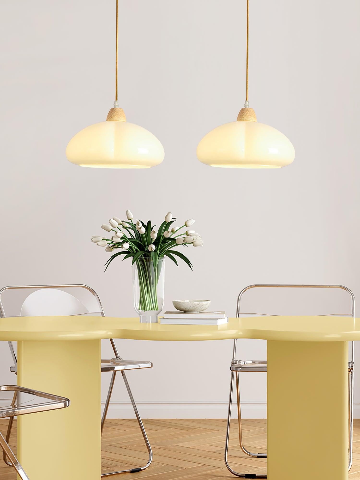 Pendelleuchte Abgerundeter Glasschirm Holzakzent Verspielt Modern-Letslighting