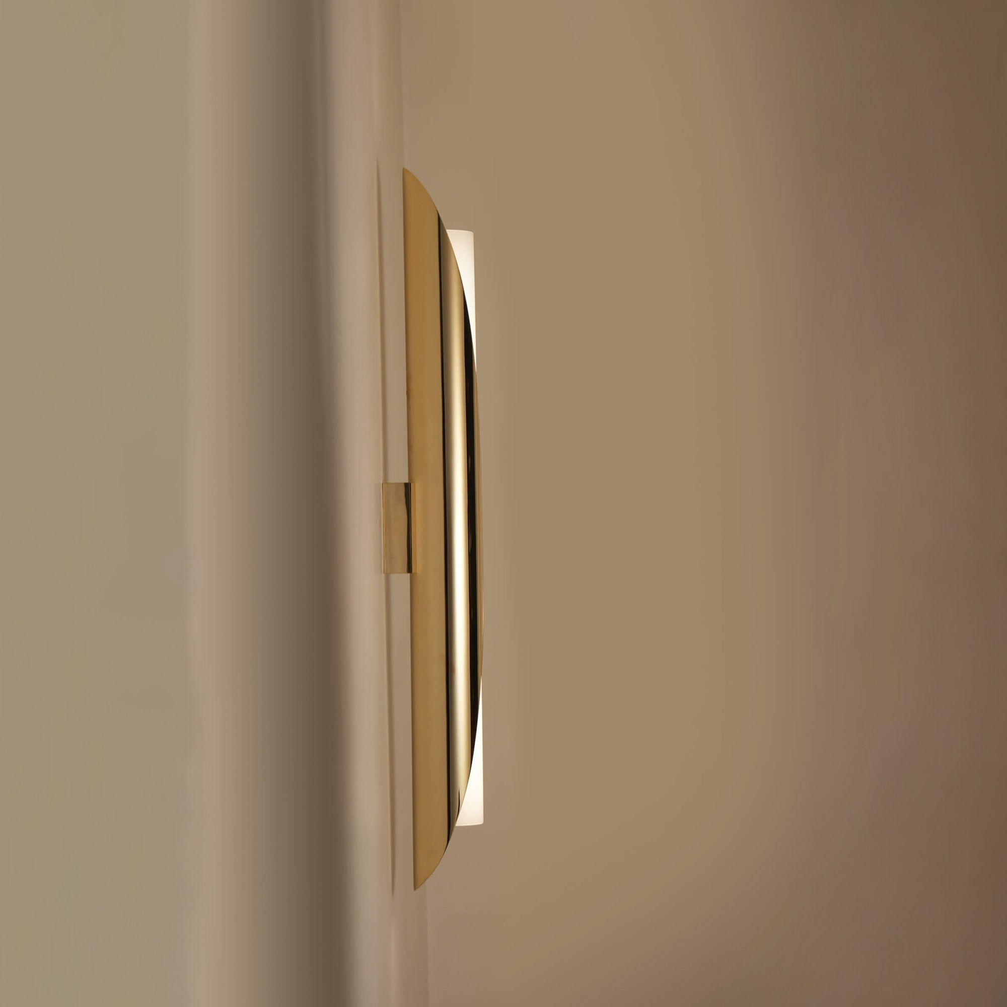 Jolt Minimalistische Moderne Kupfer-Wandleuchte-Letslighting