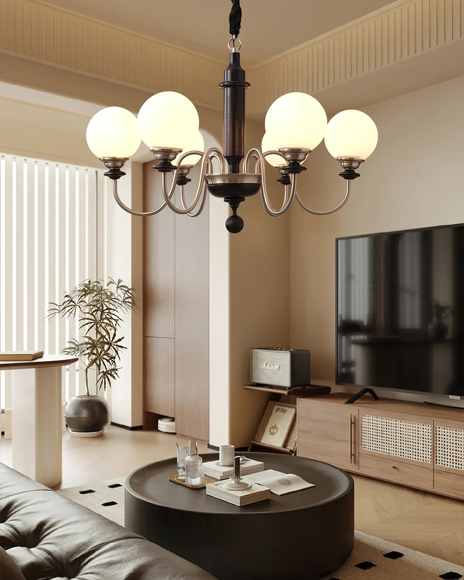 Nyvinia Vintage Kronleuchter aus Messing und Glas-Letslighting