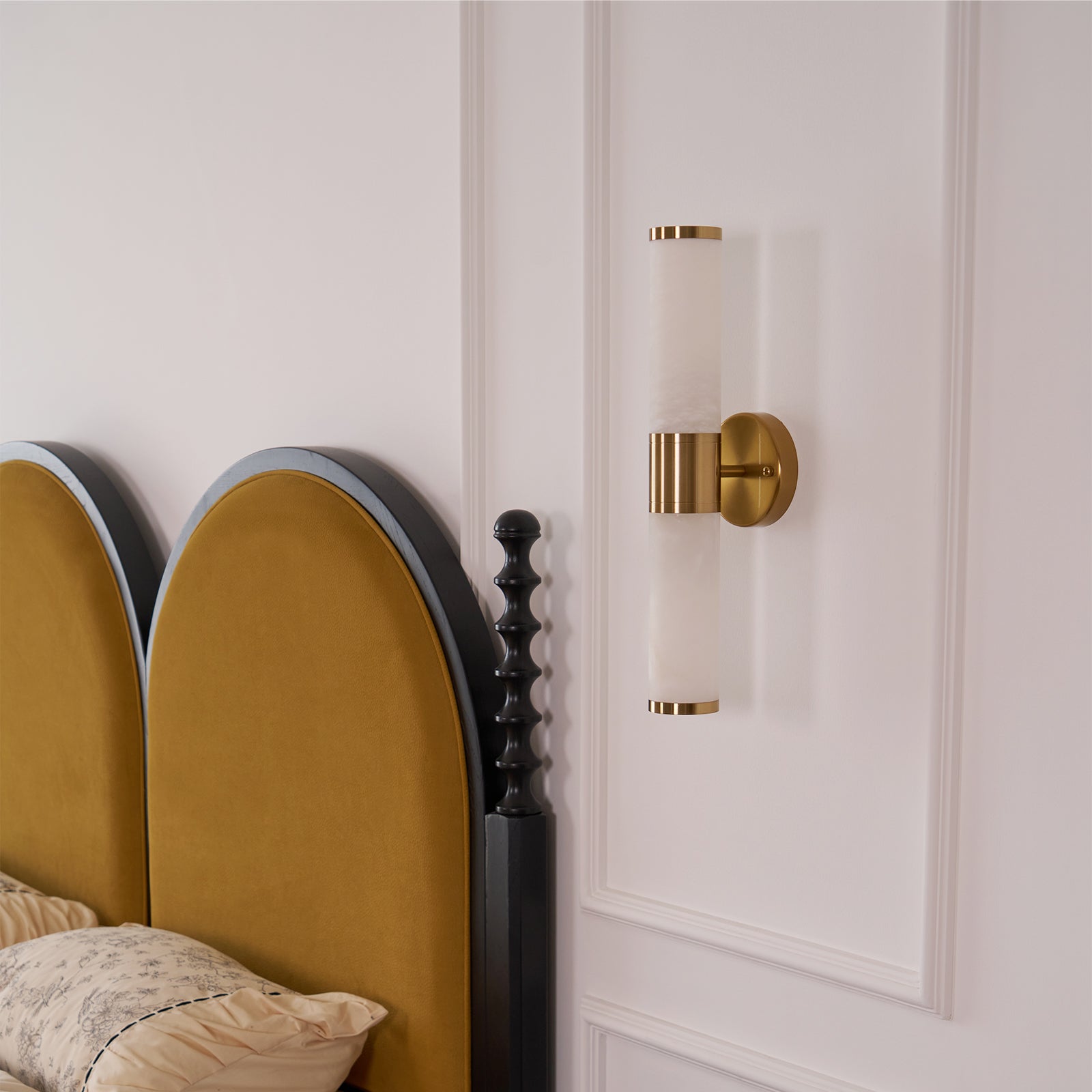 Kaia Minimalist Alabaster Wall Lamp - Neutralighting