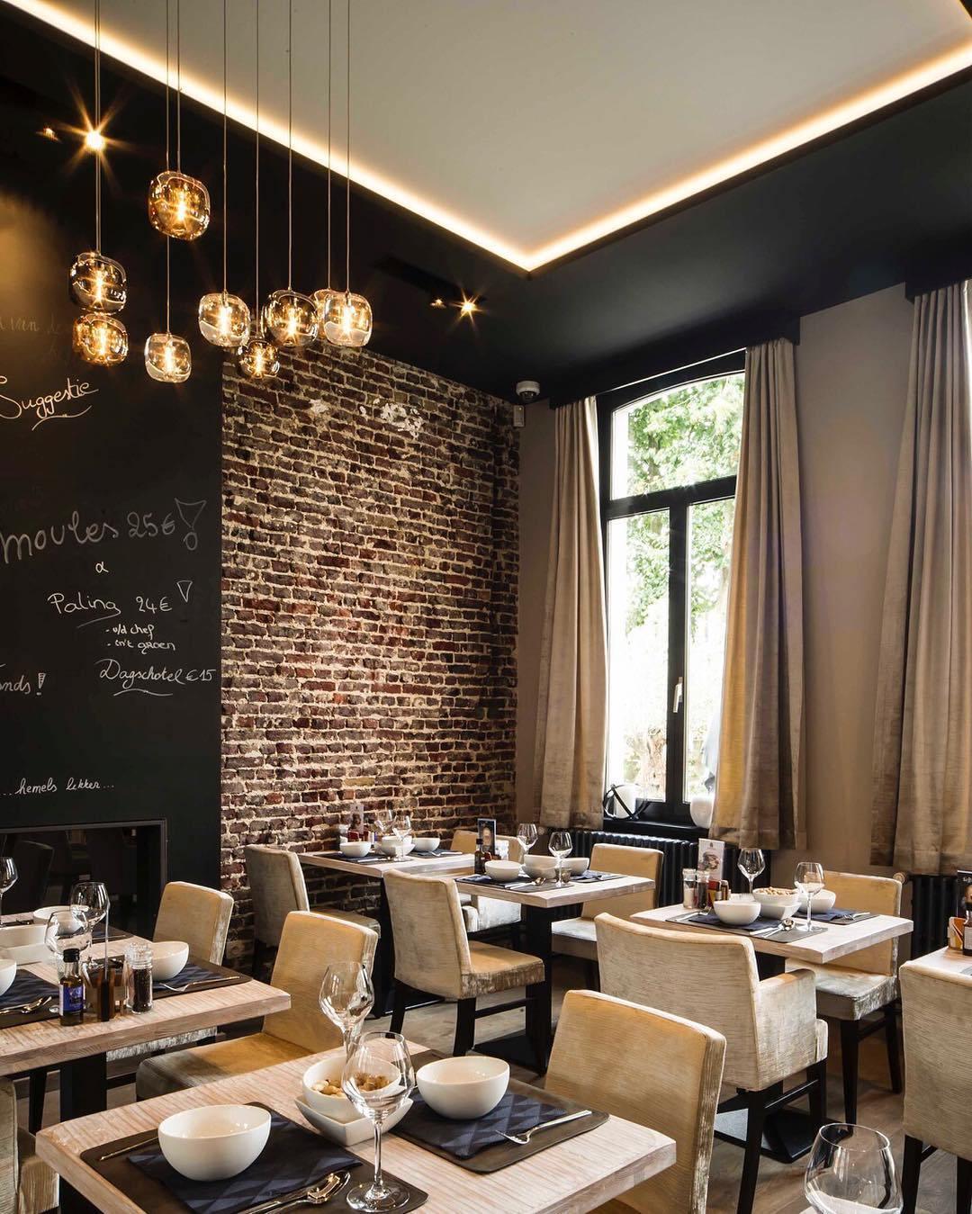 Cubie Chandelier - Blowlighting