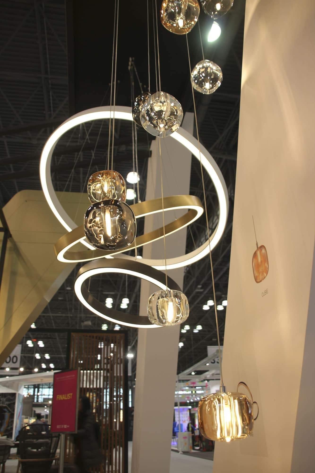 Cubie Chandelier - Blowlighting