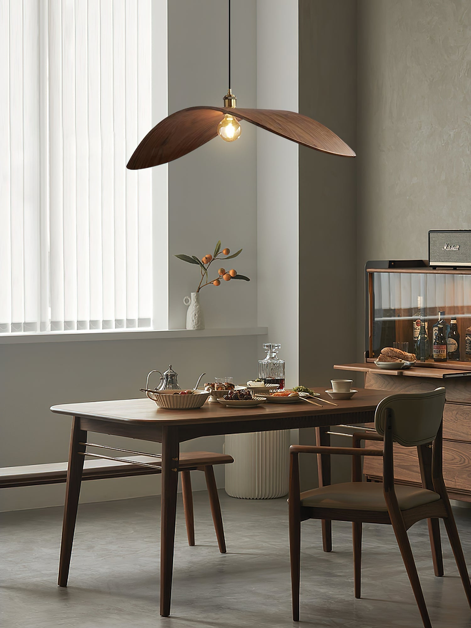 Curve Wooden Pendant Lamp - Blowlighting