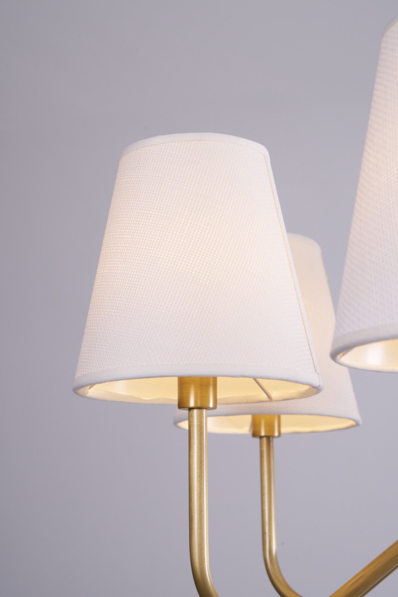 Viraean Vintage Kronleuchter aus Messing mit Stoffbezug-Letslighting