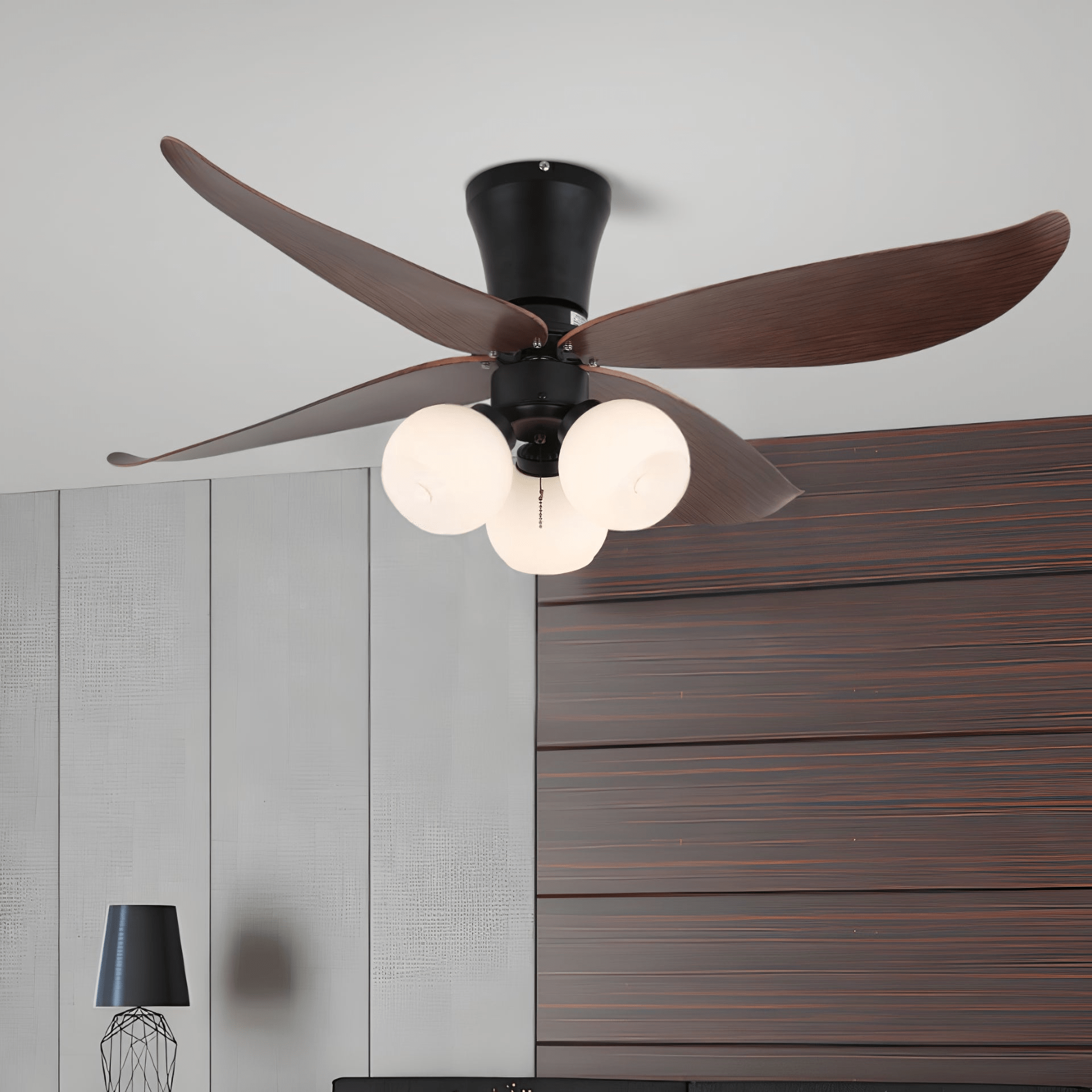 Lunair Vintage Deckenventilatorleuchte aus Holz und Glas mit sichtbaren Ventilatorflügeln