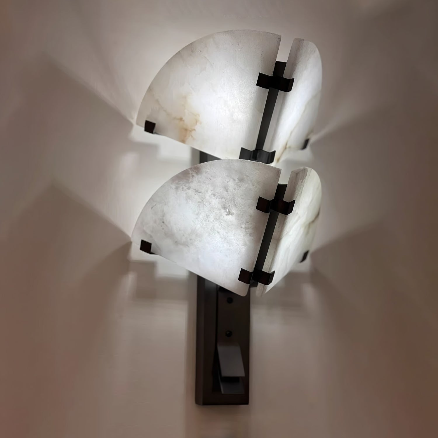 Selesta Modern Alabaster Wall Light - Neutralighting