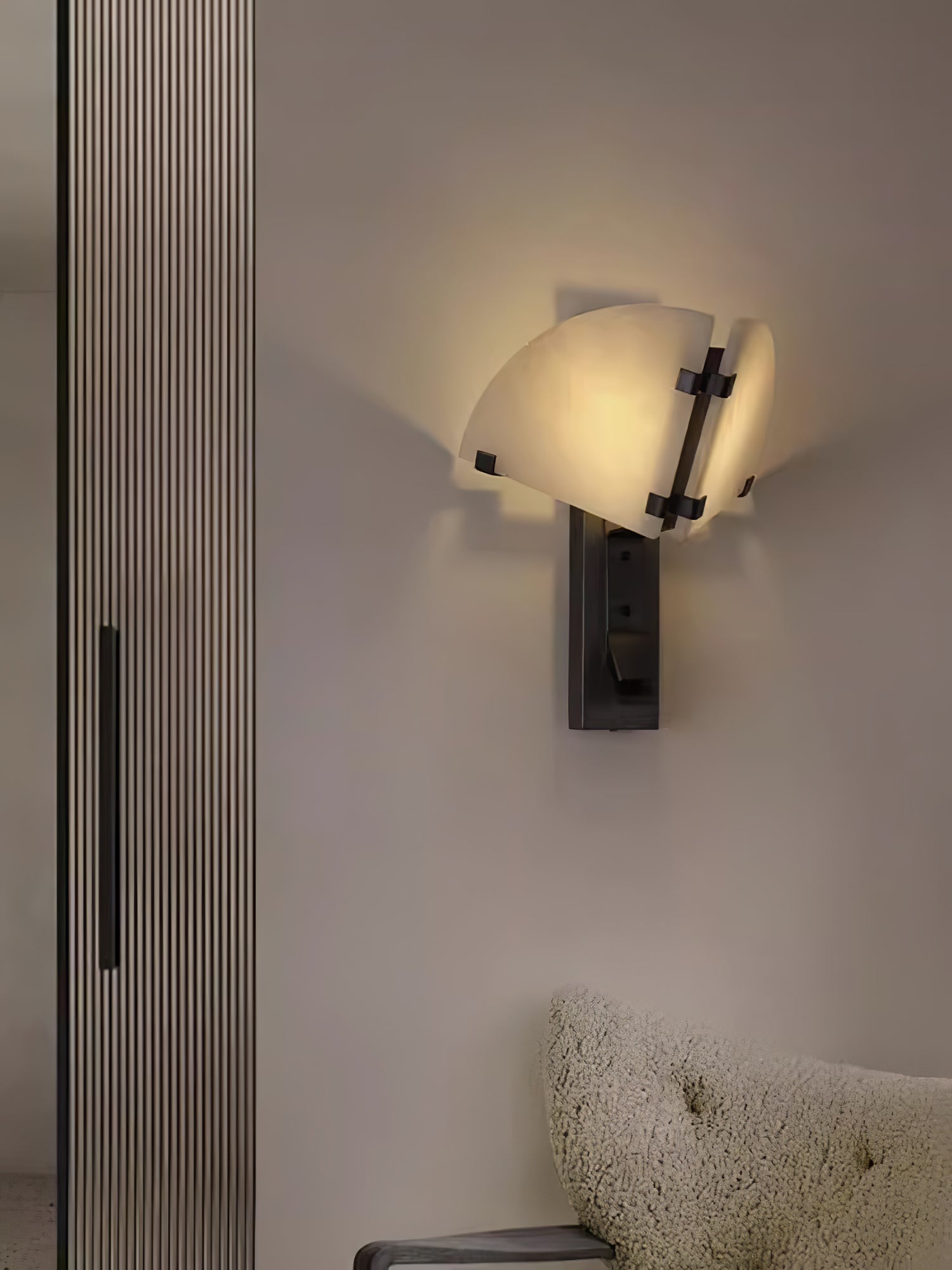 Selesta Modern Alabaster Wall Light - Neutralighting