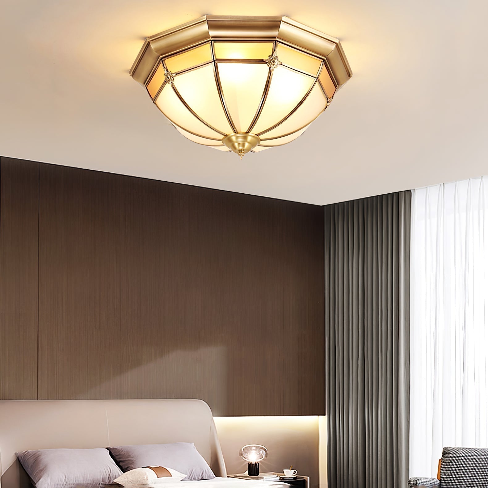 Vovynan Elegance Dome Deckenleuchte aus Messing und Glas-Letslighting
