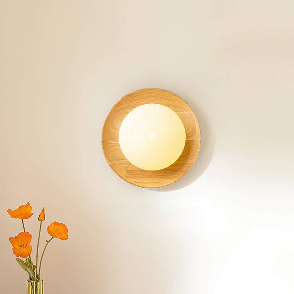 Novin Wandleuchte aus Holz-Letslighting