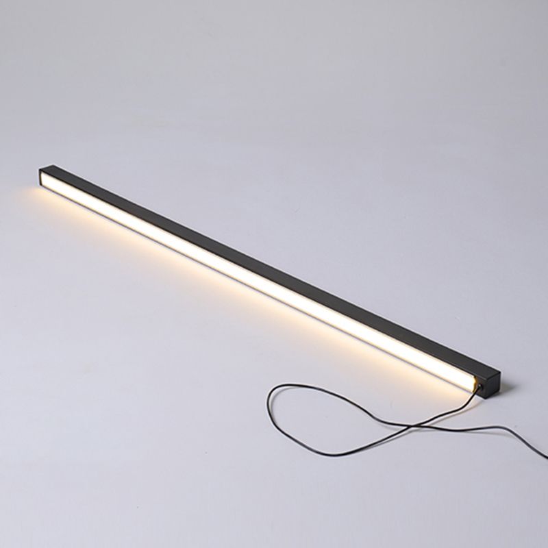 Arisha Minimalistische Linear LED Stehleuchte Schwarz/Gold Ess/Wohnzimmer Metall