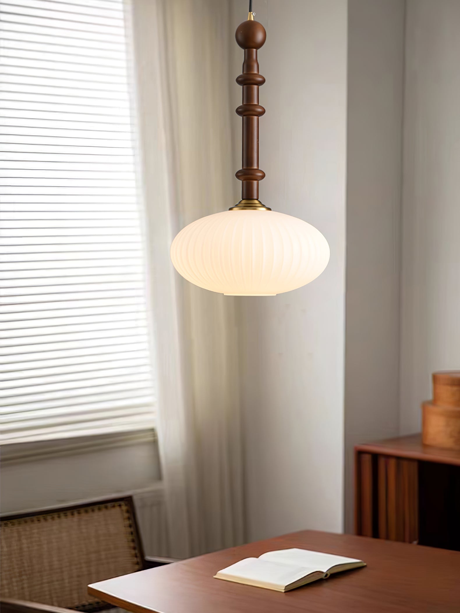 Iliror Traditionelle Kunst-Pendelleuchte aus Holz und Glas-Letslighting