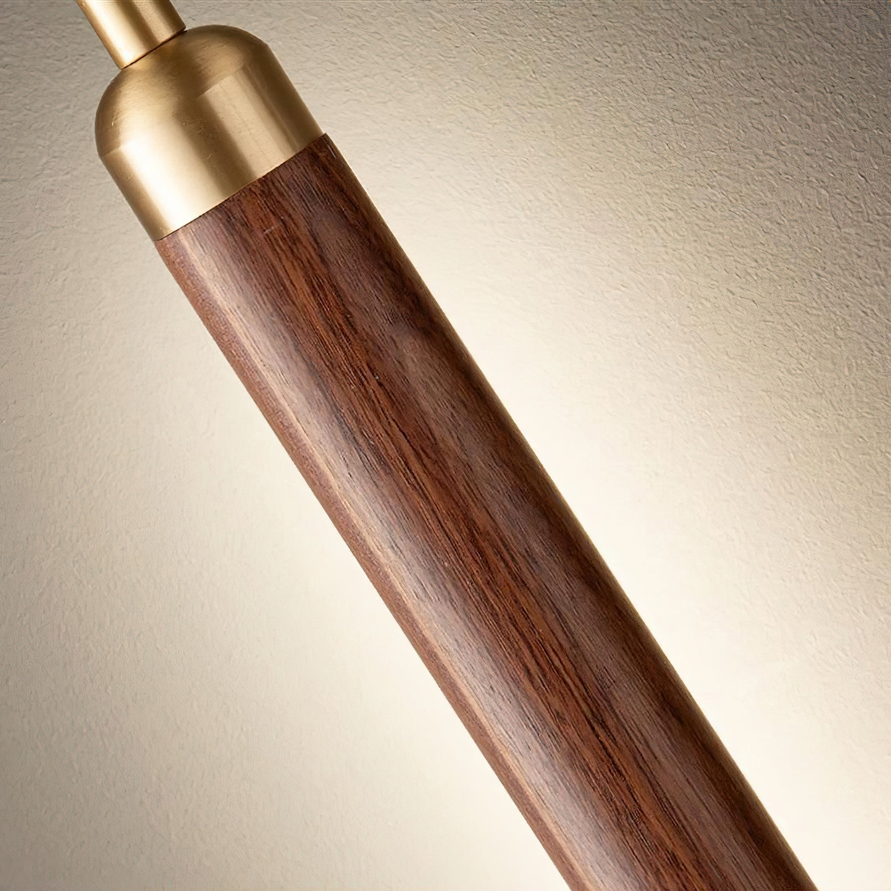 Kyoto Lineare Pendelleuchte aus Walnuss-Messing-Letslighting