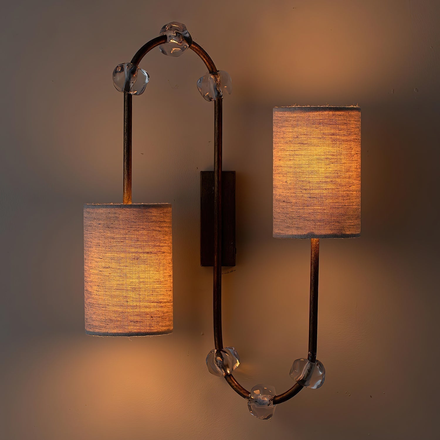 Rune Industrielle Vintage Wandleuchte aus Stoff mit Kristallen-Letslighting