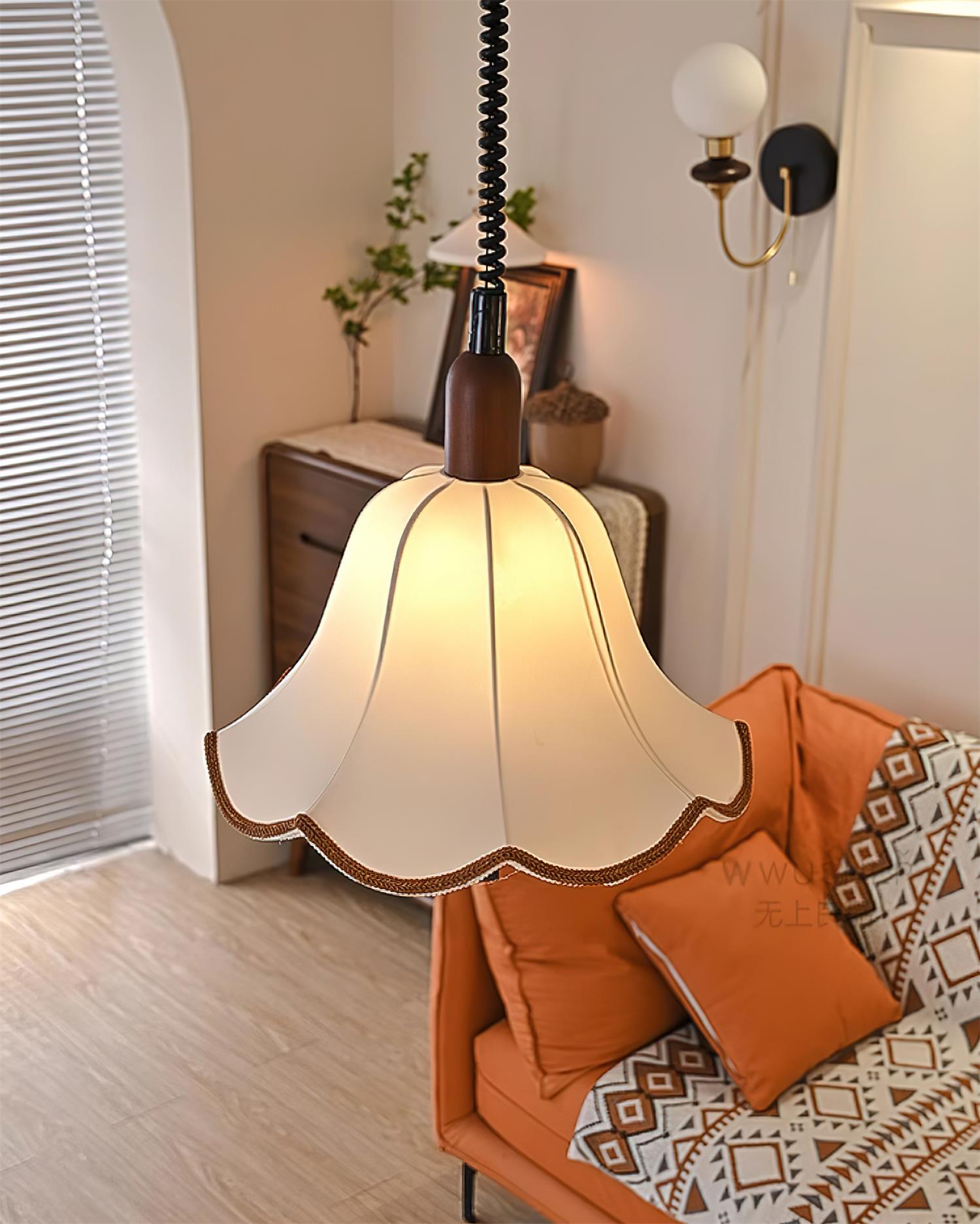 Eurvaryra Klassische Eleganz Stoff Holz Pendelleuchte-Letslighting