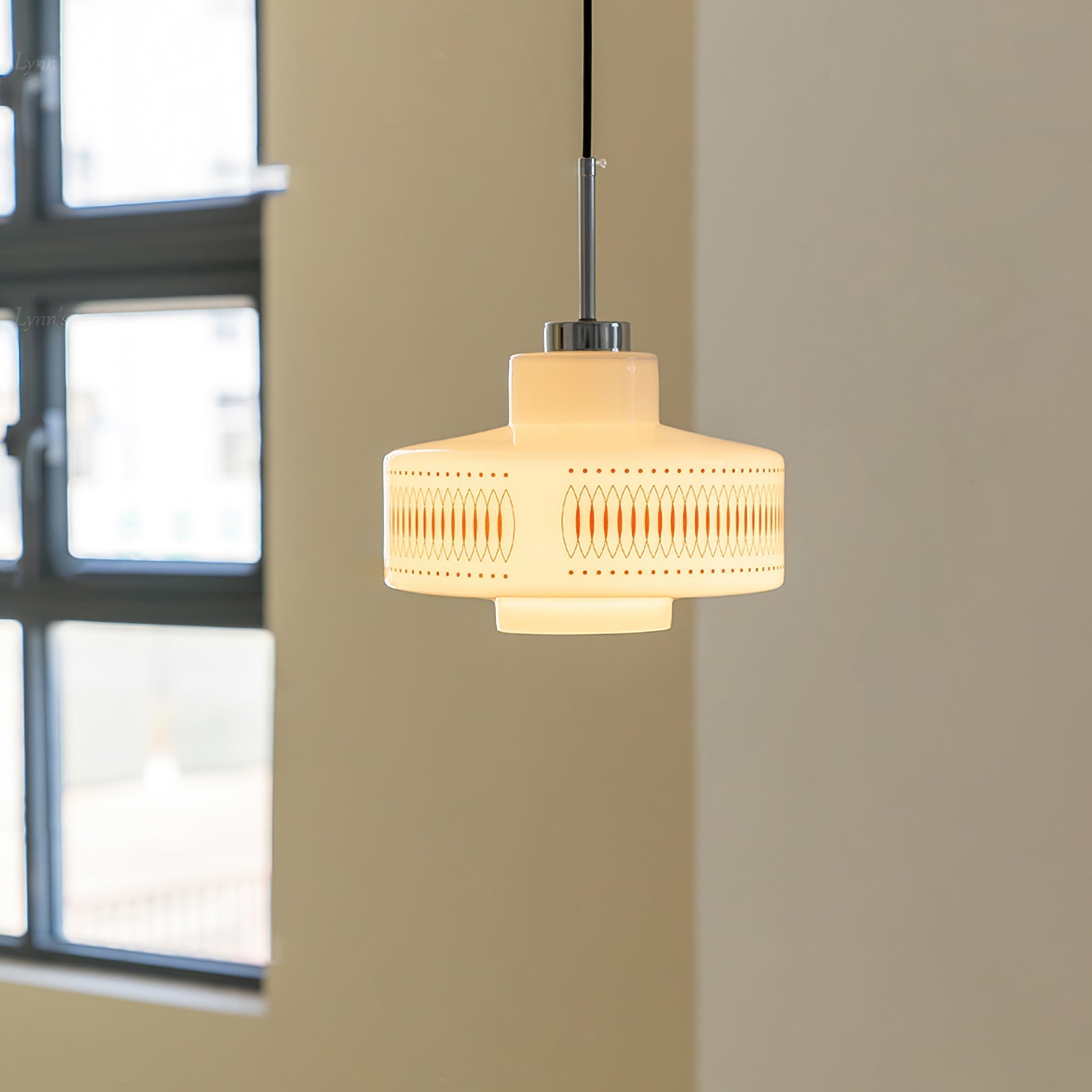 Roko Pendelleuchte im Mid-Century-Stil