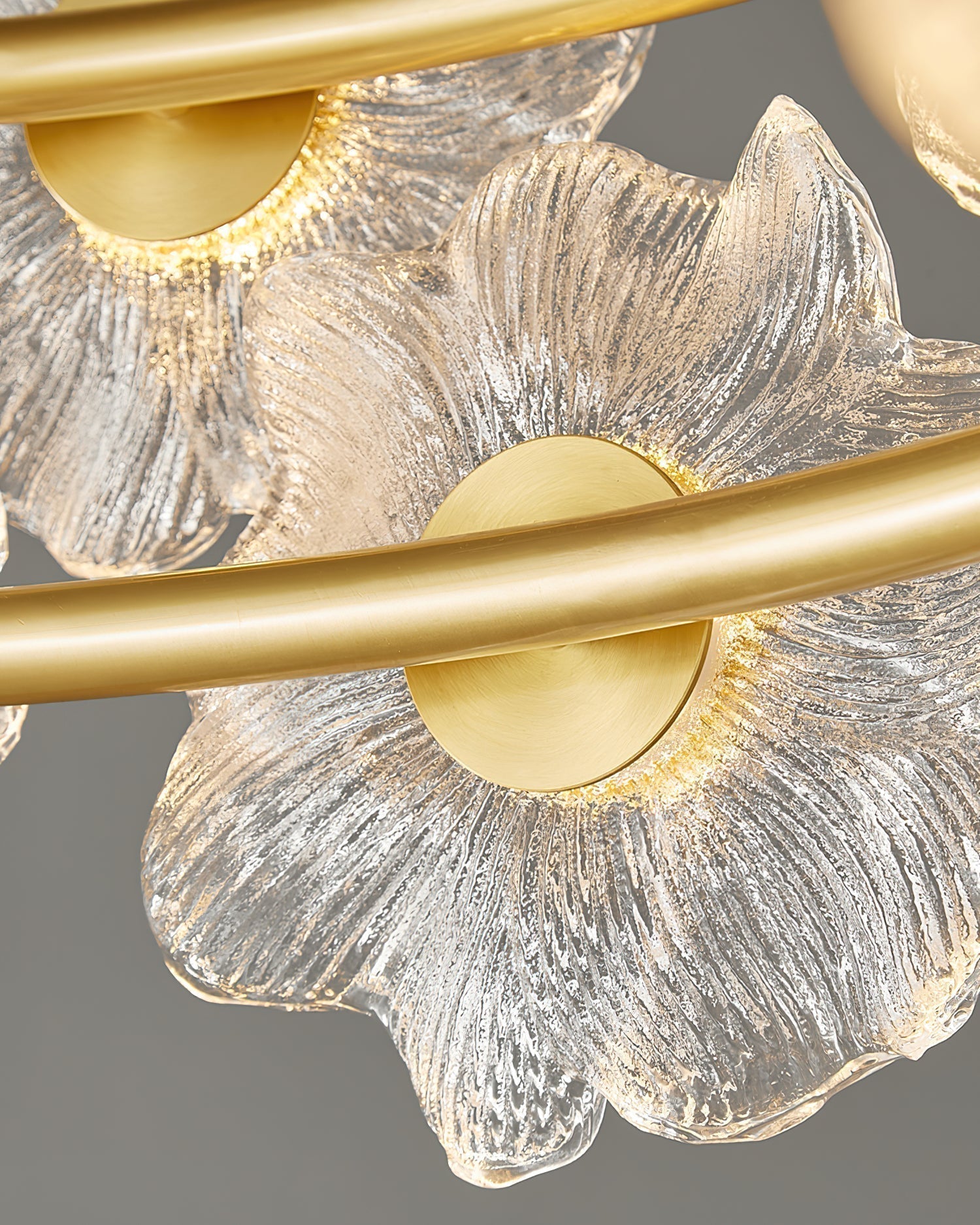 Cemirel Einzigartiger Blumen-Kronleuchter aus Messing und Glas-Letslighting