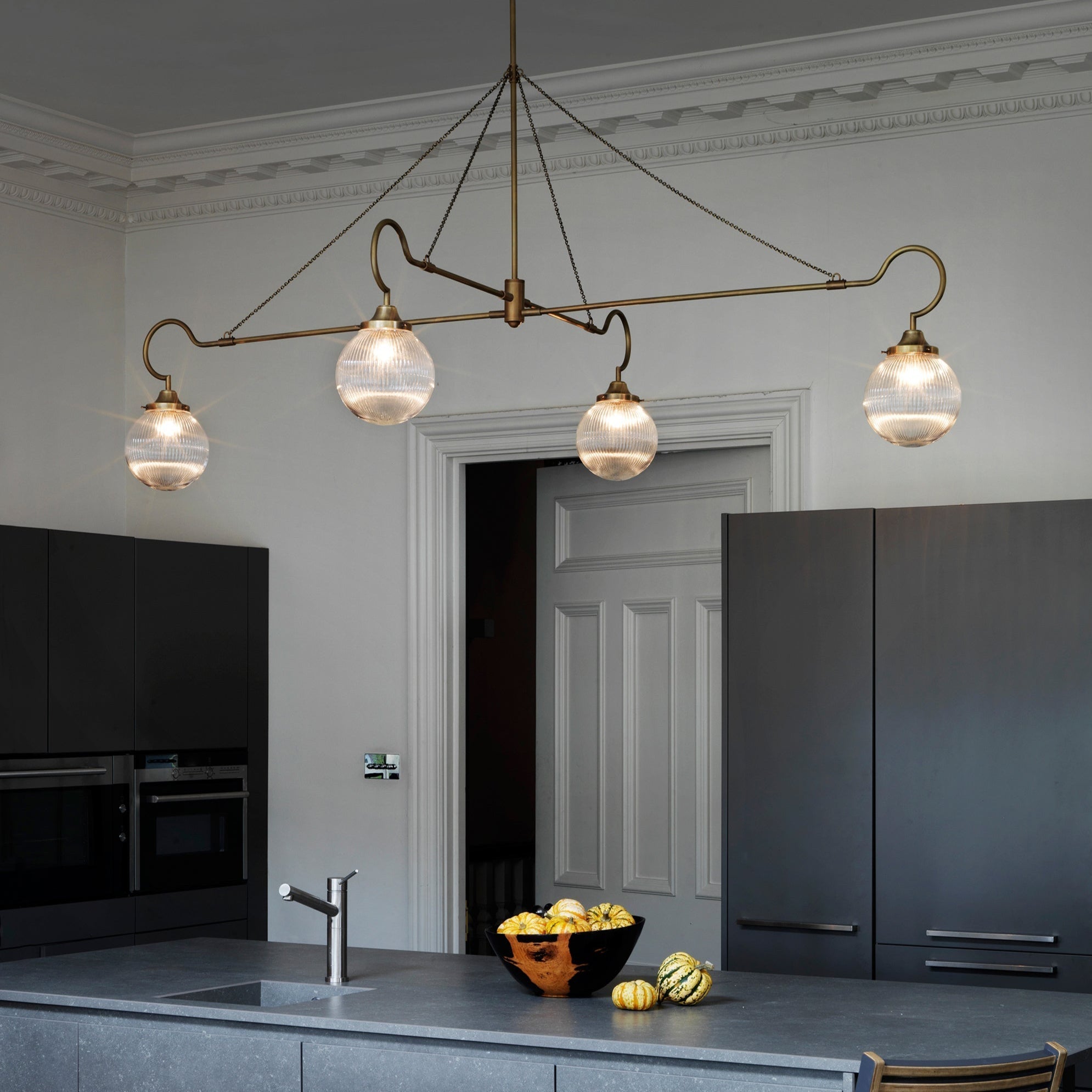 Vavenia Kronleuchter aus Messing und Glas-Letslighting