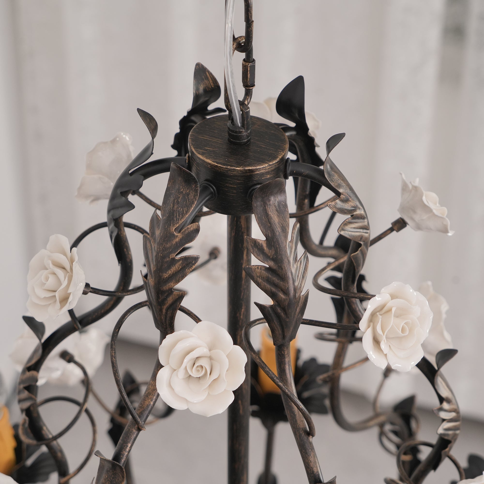Araeyra Postmoderner Luxus Rosen-Keramik-Kronleuchter-Letslighting
