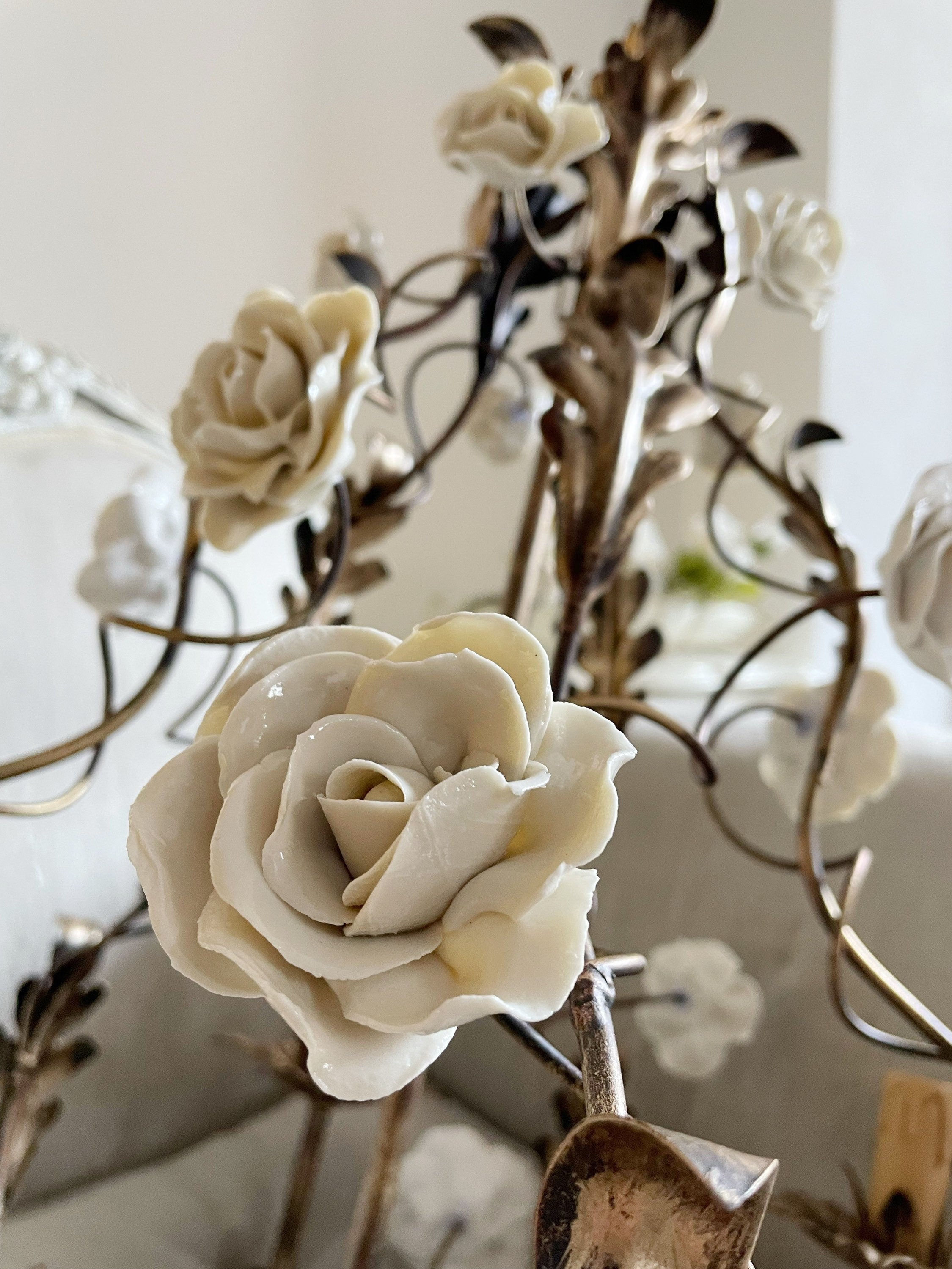 Araeyra Postmoderner Luxus Rosen-Keramik-Kronleuchter-Letslighting