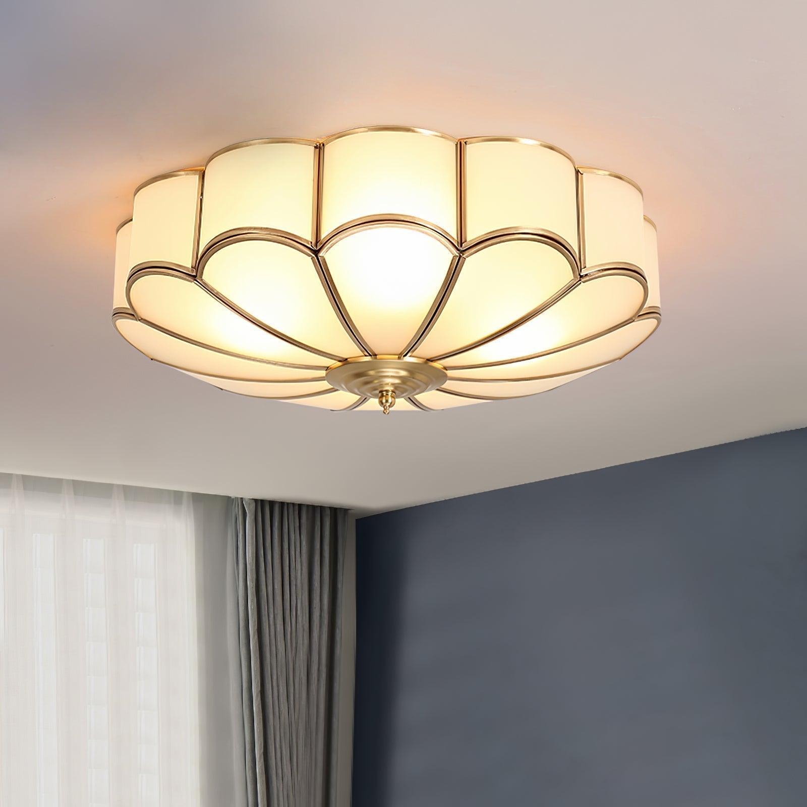 Viraean Deckenleuchte aus Messing und Glas in Blumenform-Letslighting