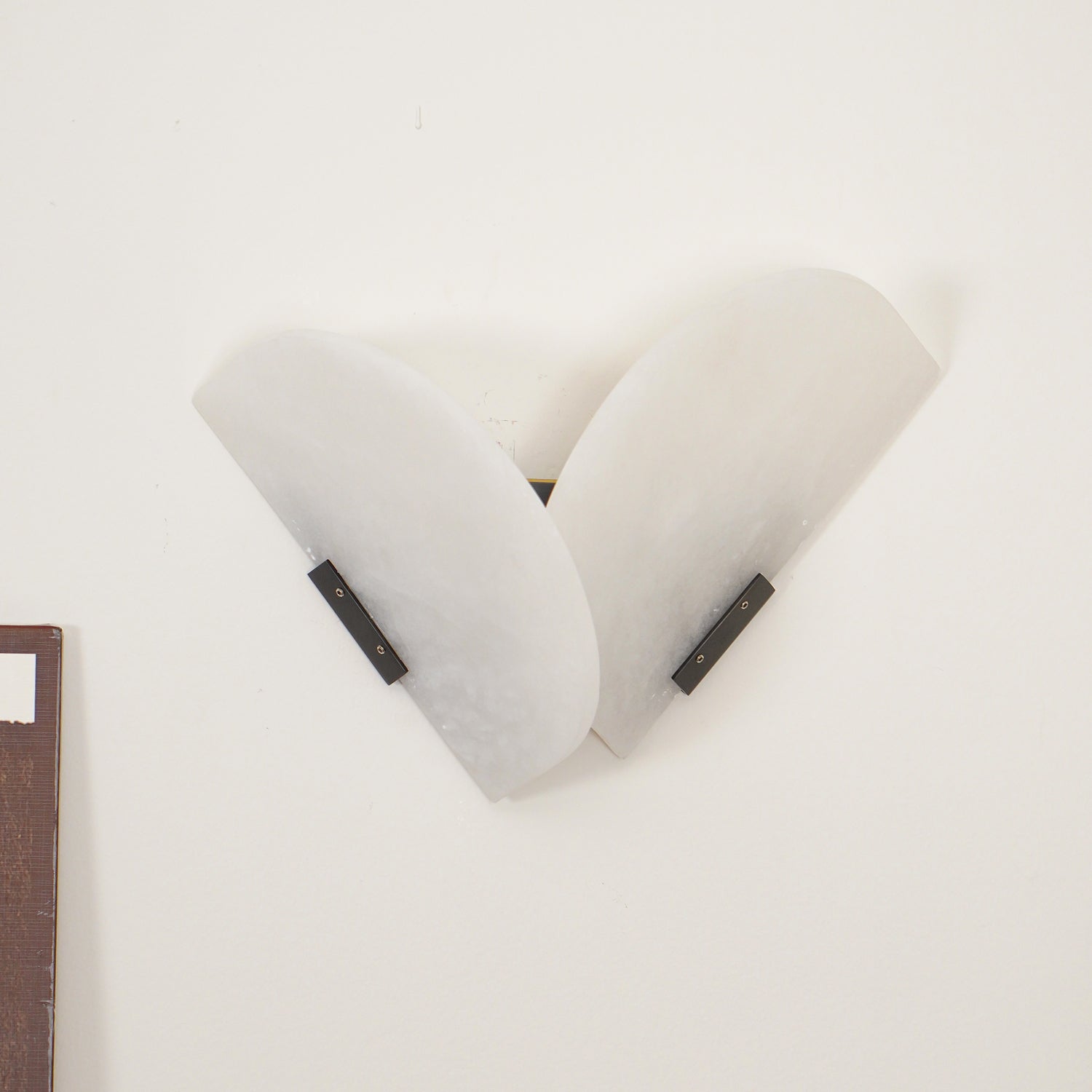 Cevelaris Heart Alabaster Wall Light - Neutralighting