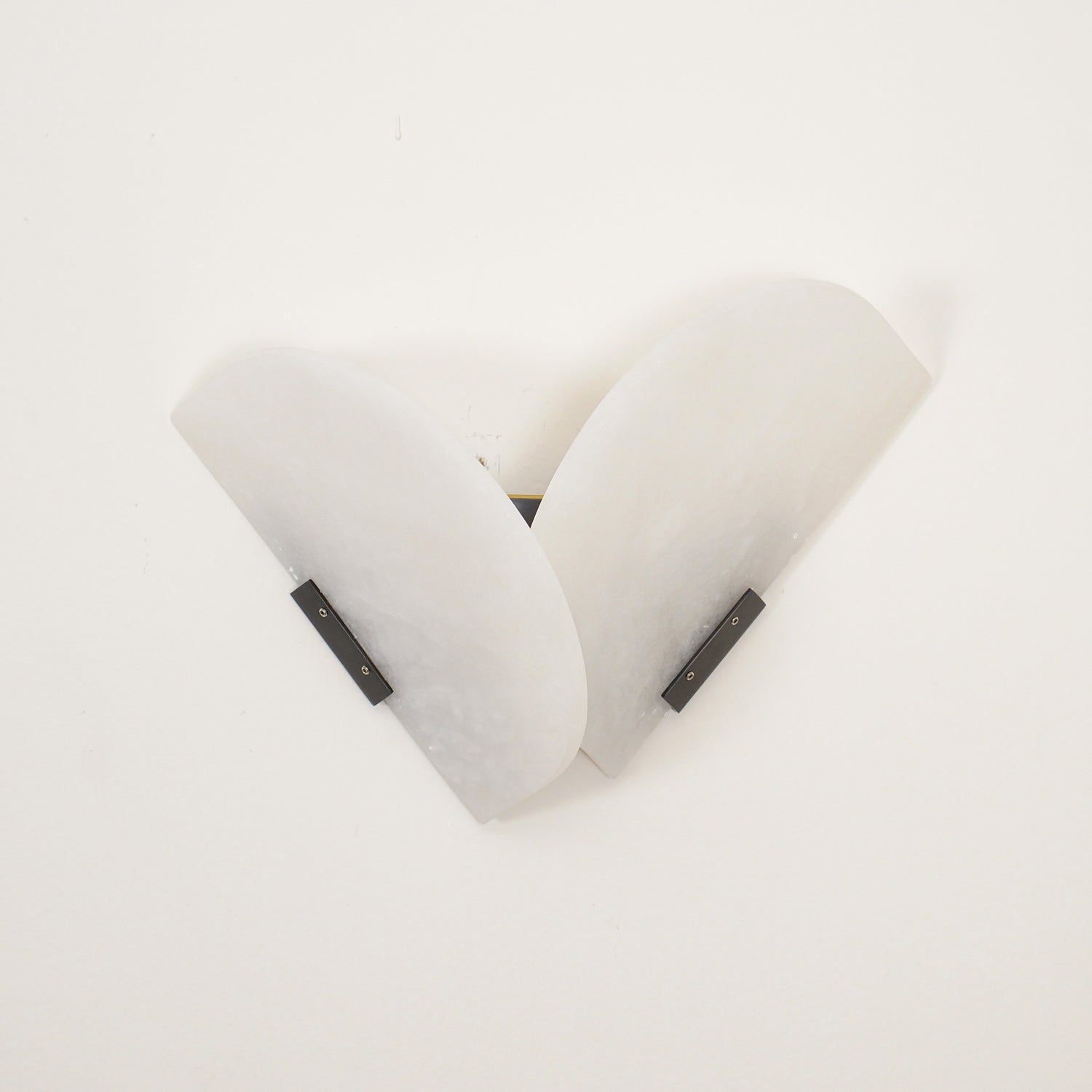 Cevelaris Heart Alabaster Wall Light - Neutralighting
