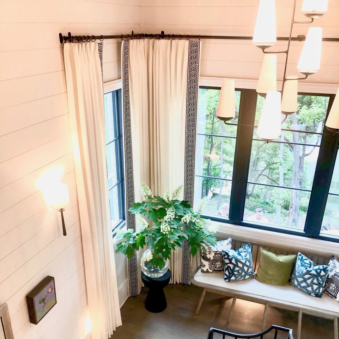 Fontaine Vertical Chandelier - Blowlighting