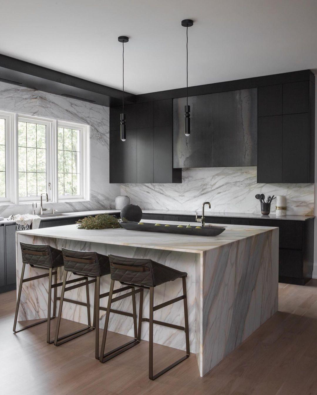 Fulcrum Pendant Light - Blowlighting