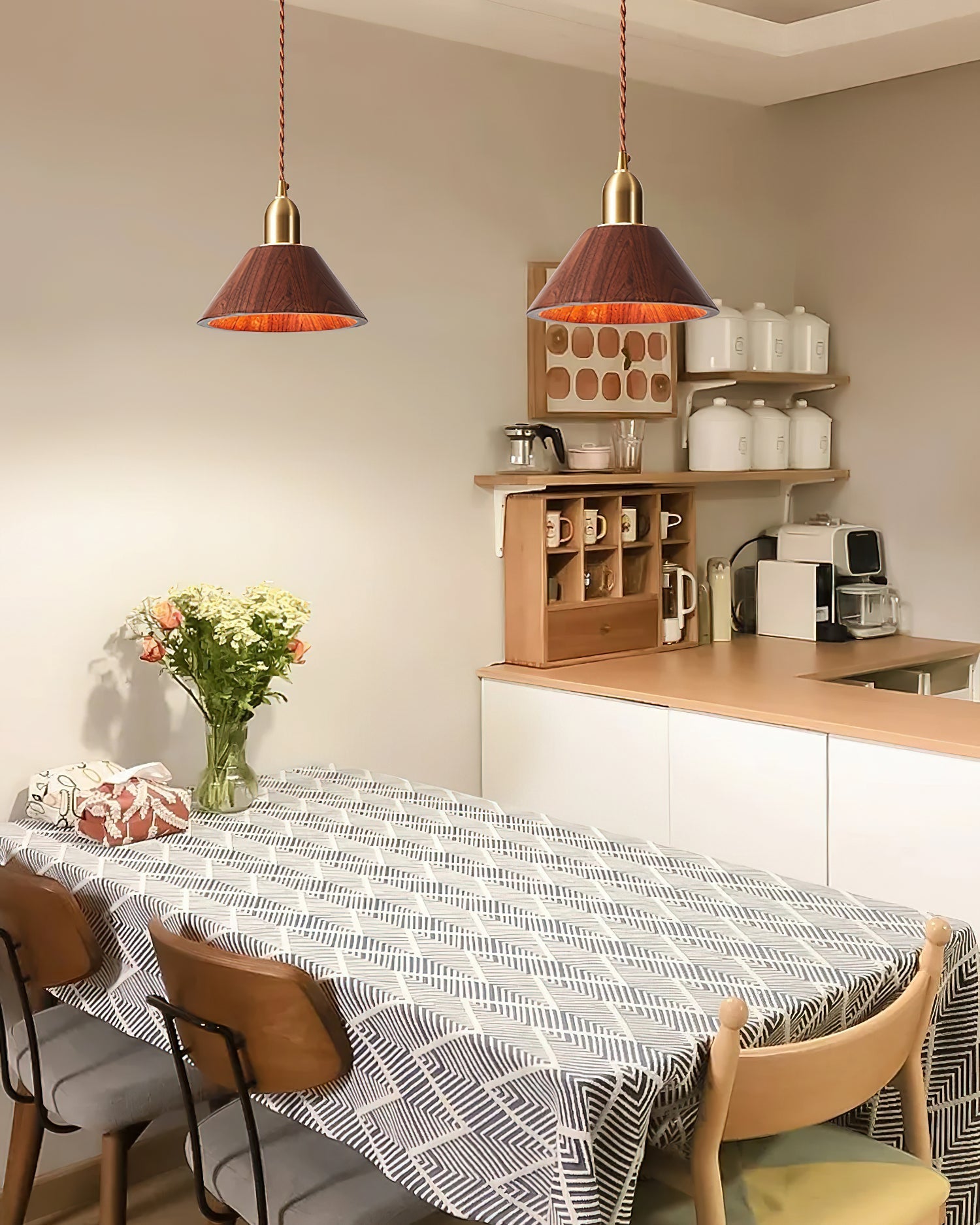 Tatum Minimalistische Pendelleuchte aus Holz und Messing-Letslighting