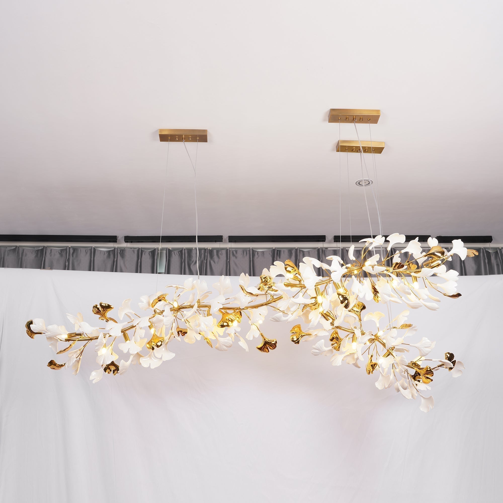 Gingko Chandelier A - Blowlighting