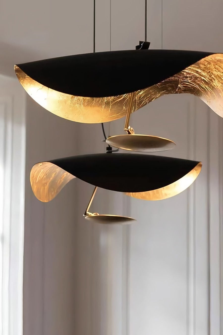 Lustra Pendelleuchte Schwarz Gold Gekrümmt Schirm-Letslighting