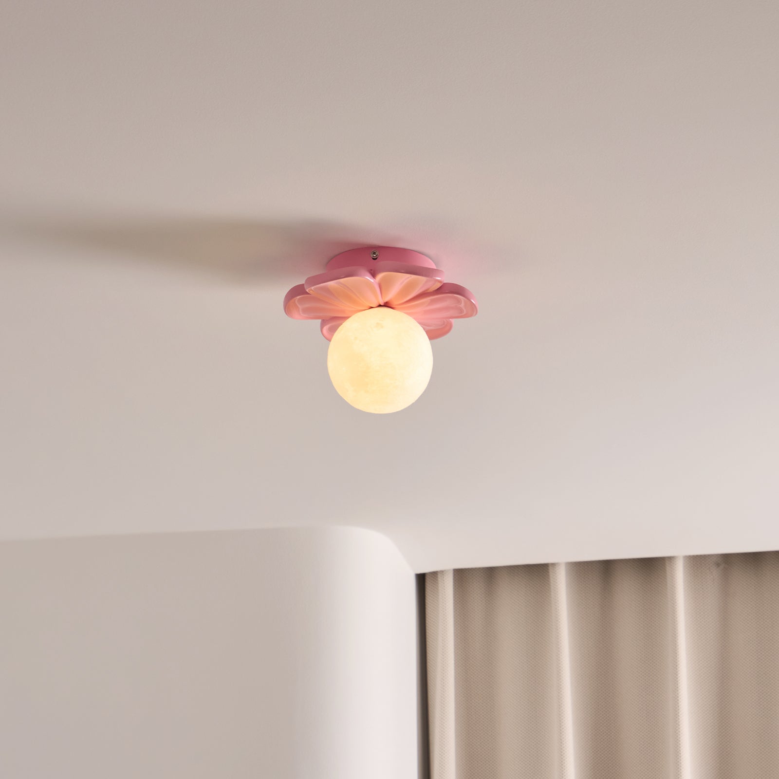 Quip Blumen-Deckenleuchte aus Harz-Letslighting