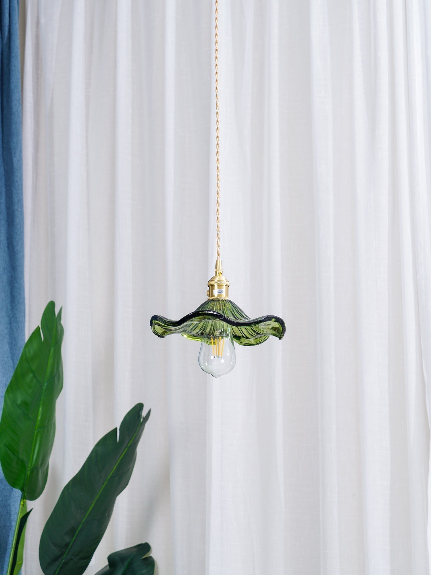 Glass Hibiscus Flower Pendant Light - Blowlighting