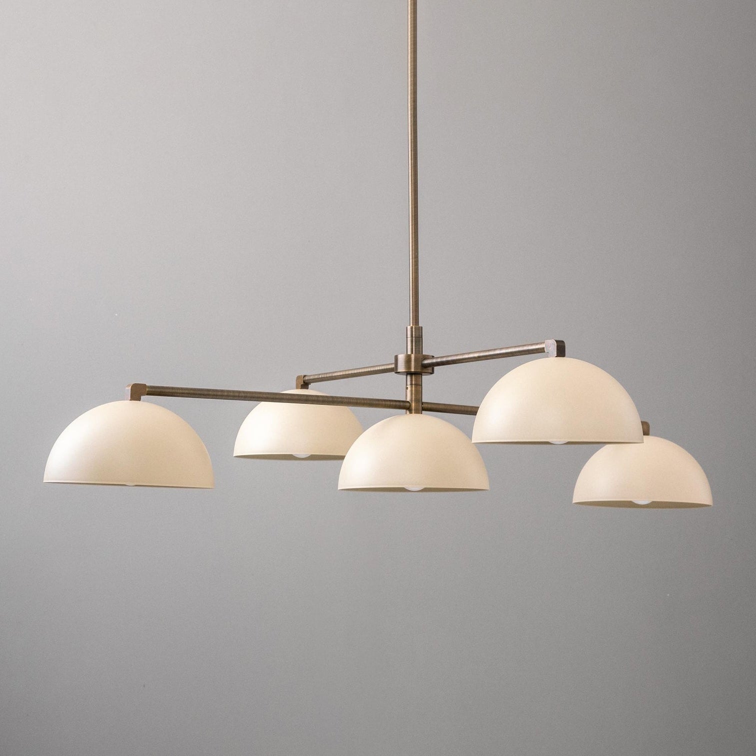 Vosole Industrieller Vintage Kronleuchter aus Messing-Letslighting