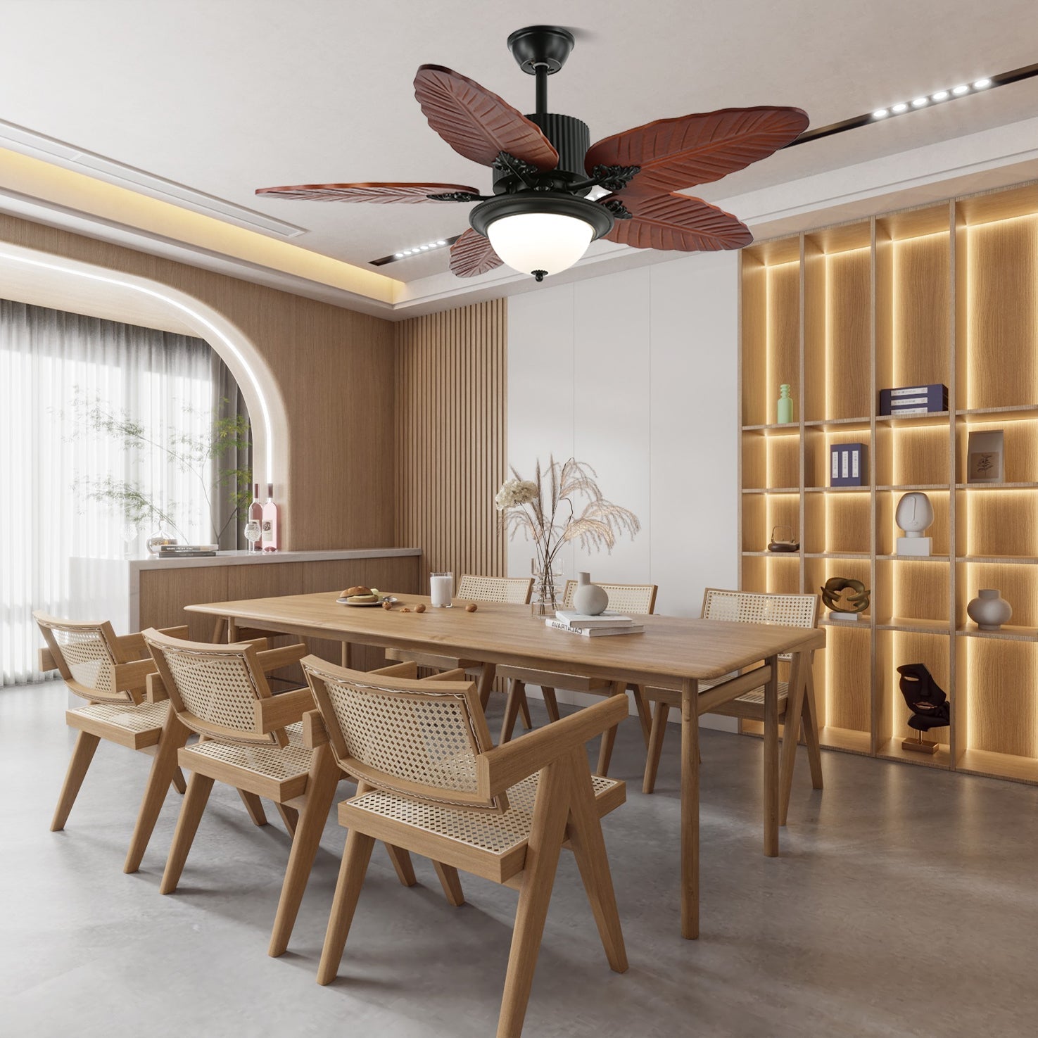 Nahaufnahme der Holzflügel am Alistair Deckenventilator