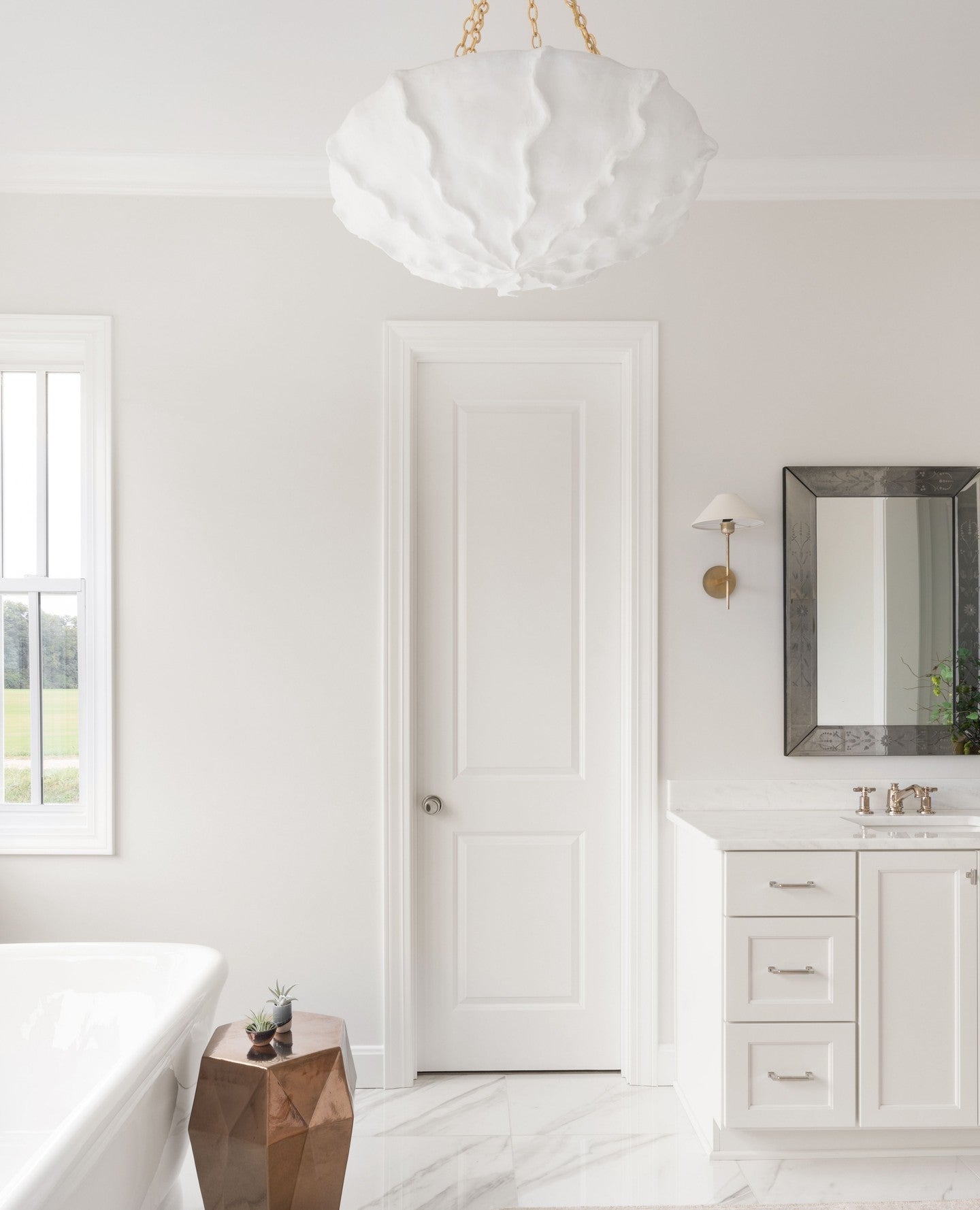 Zosilara Vintage Wandleuchte aus Messing mit Stoffbezug-Letslighting