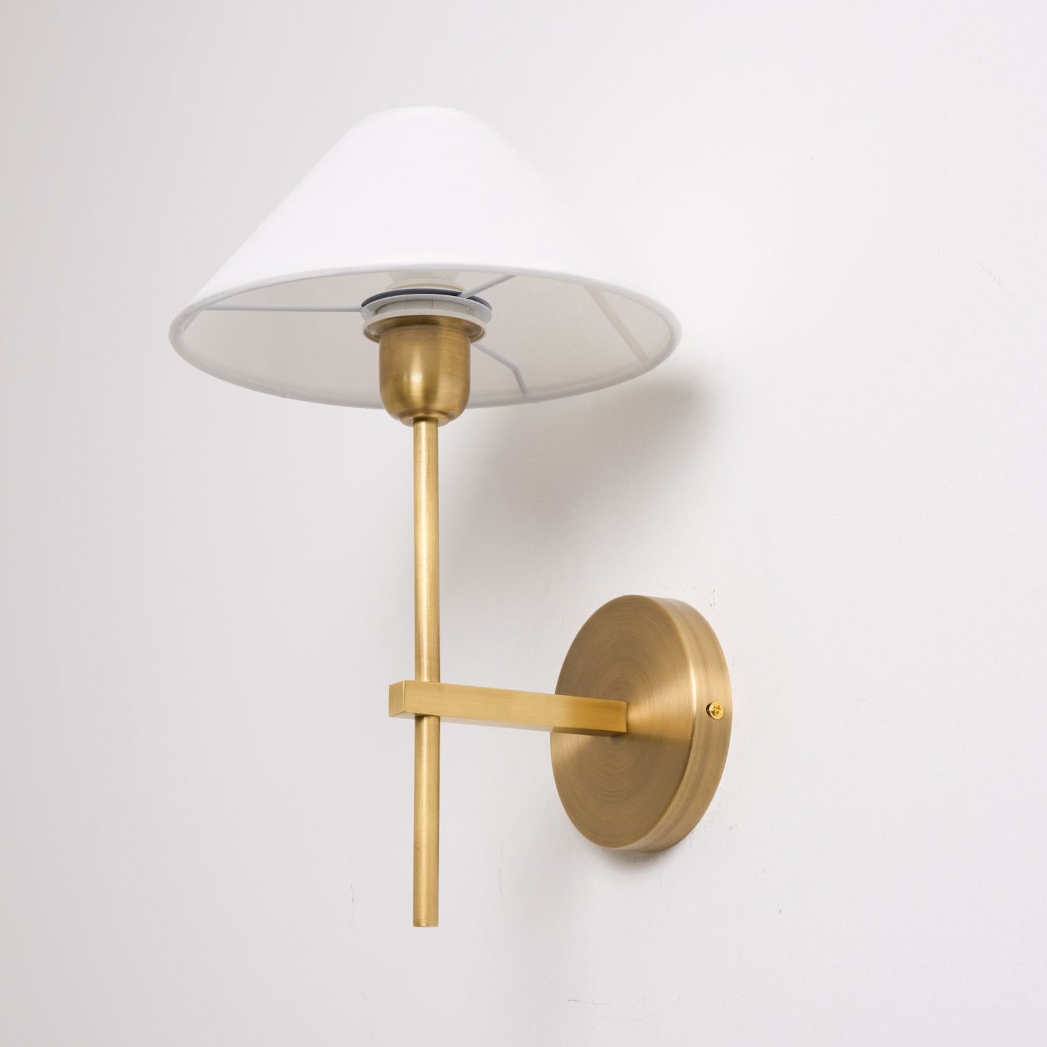 Zosilara Vintage Wandleuchte aus Messing mit Stoffbezug-Letslighting