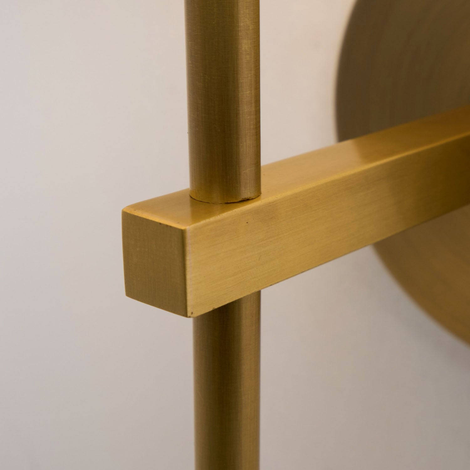 Zosilara Vintage Wandleuchte aus Messing mit Stoffbezug-Letslighting