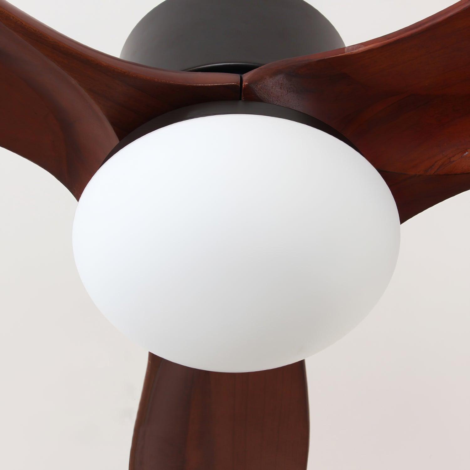Seitenansicht der Brivel Eleganz Ventilatorleuchte.