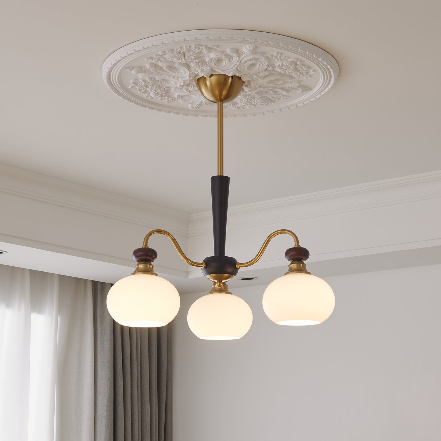 Calaeila Traditionelle Eleganz Kugel Holz Glas Kronleuchter-Letslighting