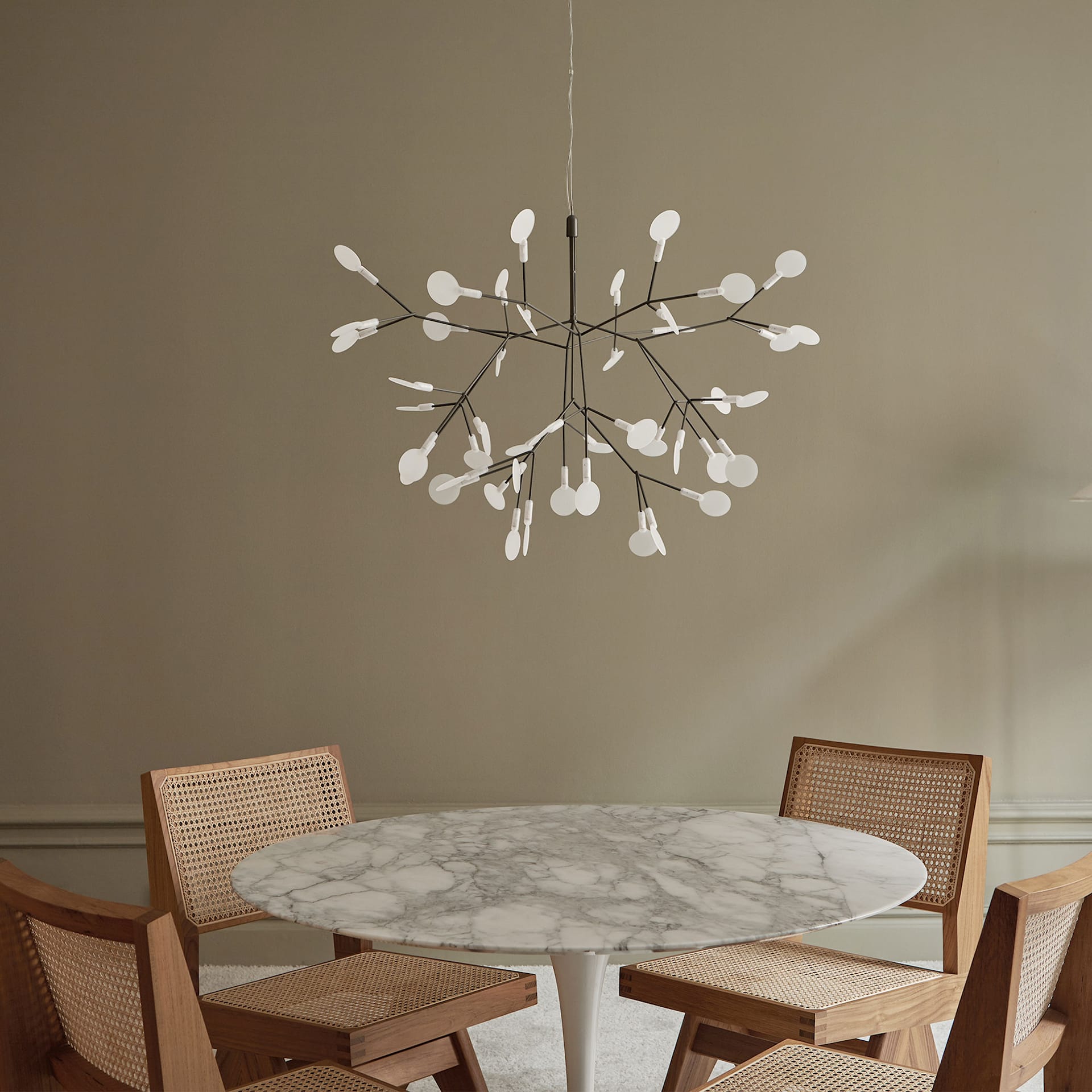 Allirus Postmodern Luxury Metal Acrylic Chandelier - Letslighting