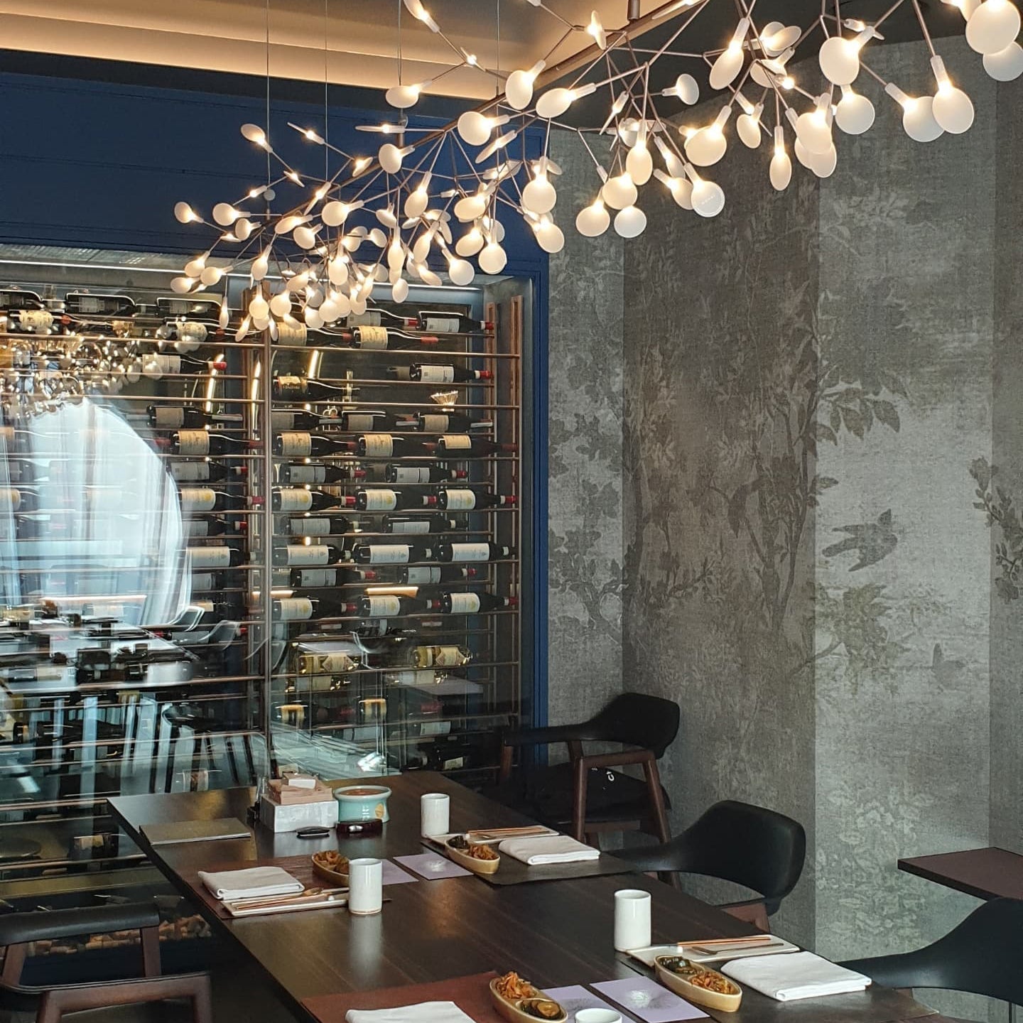 Allirus Postmodern Luxury Metal Acrylic Chandelier - Letslighting