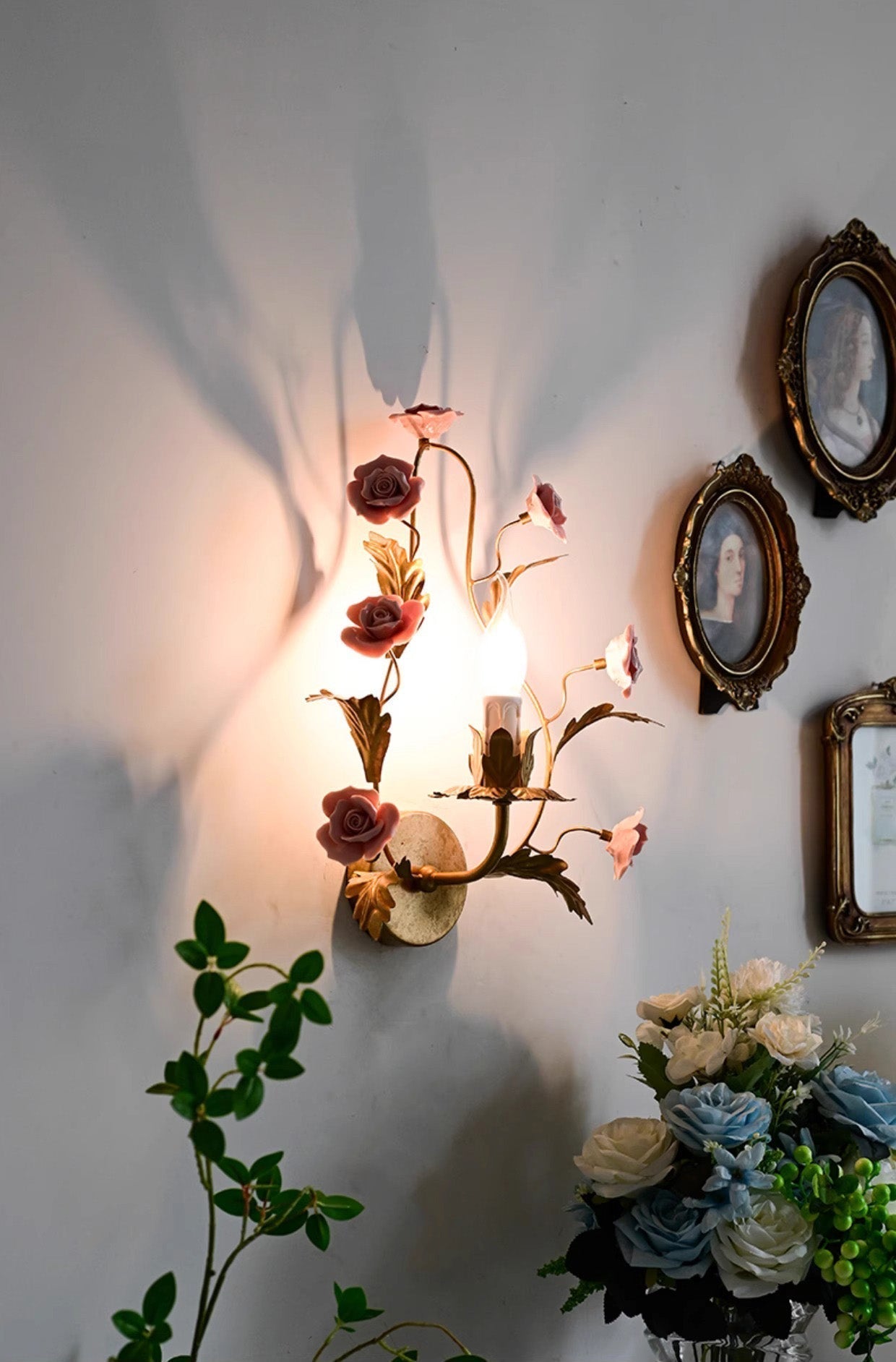 Orvara Florale Keramik-Wandleuchte-Letslighting